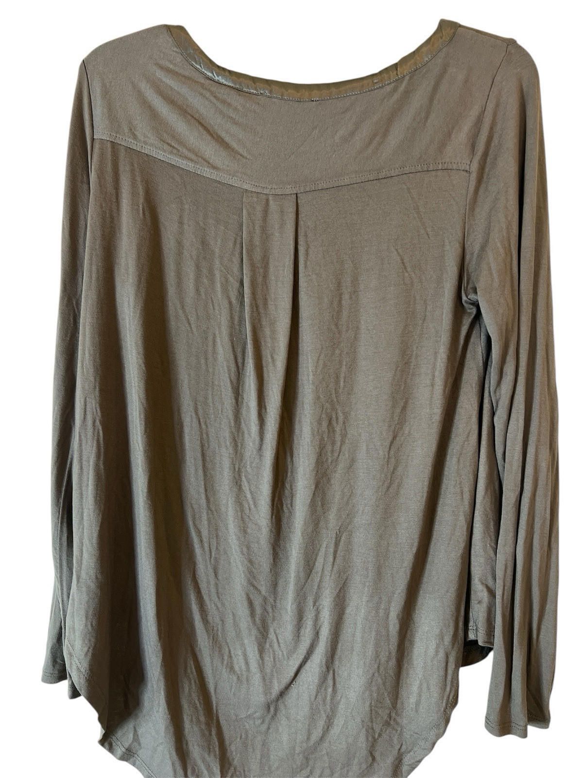 Designer T Tahari Brown Long Sleeve Soft Blouse Sz M $58 MSRP Size M / US 6-8 / IT 42-44 - 2 Thumbnail