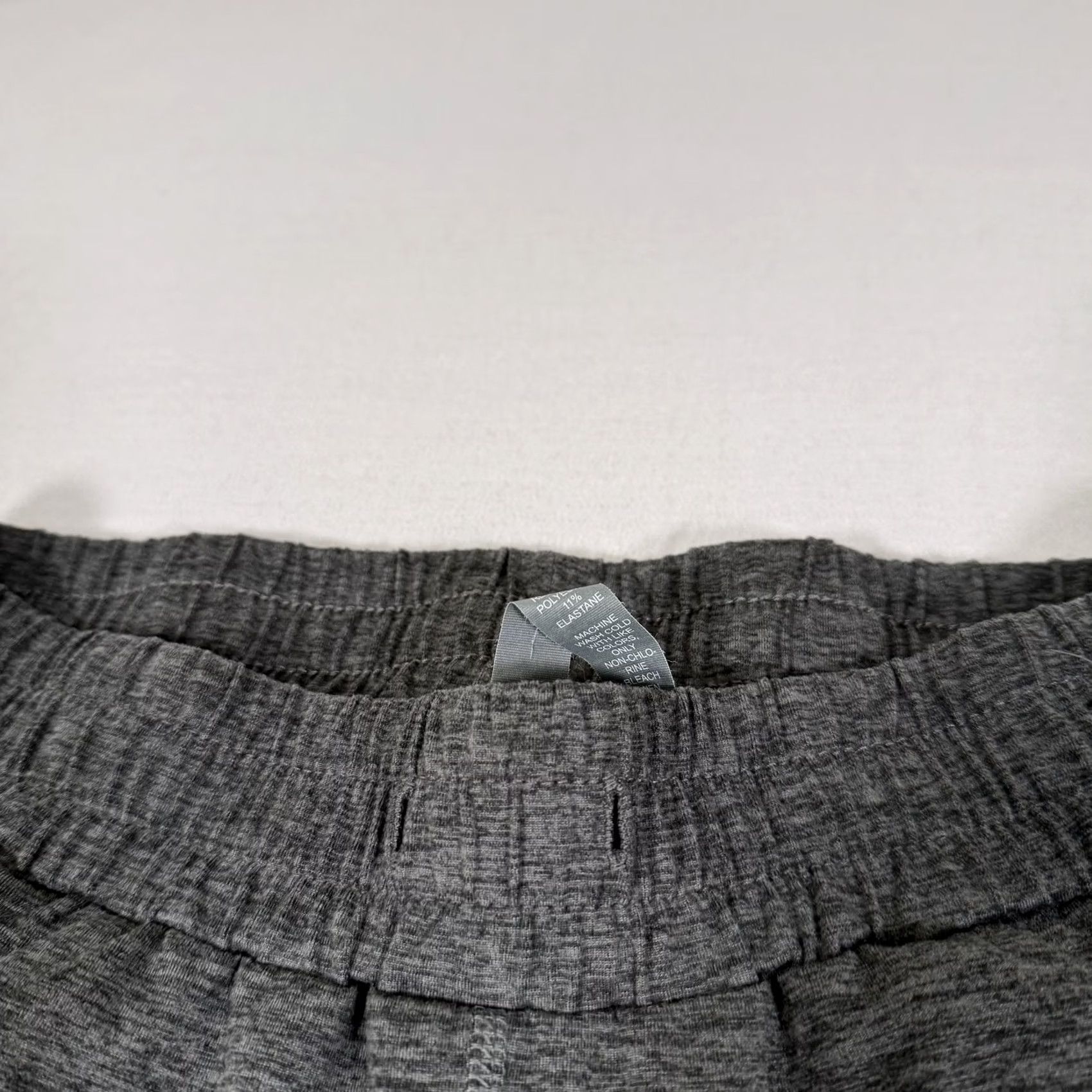 Vuori Vuori Pants Womens Small Gray Jogger Knit Elastic Waist Pockets Slim Inseam 27in Tapered Athletic Jogger Size 28" / US 6 / IT 42 - 3 Thumbnail