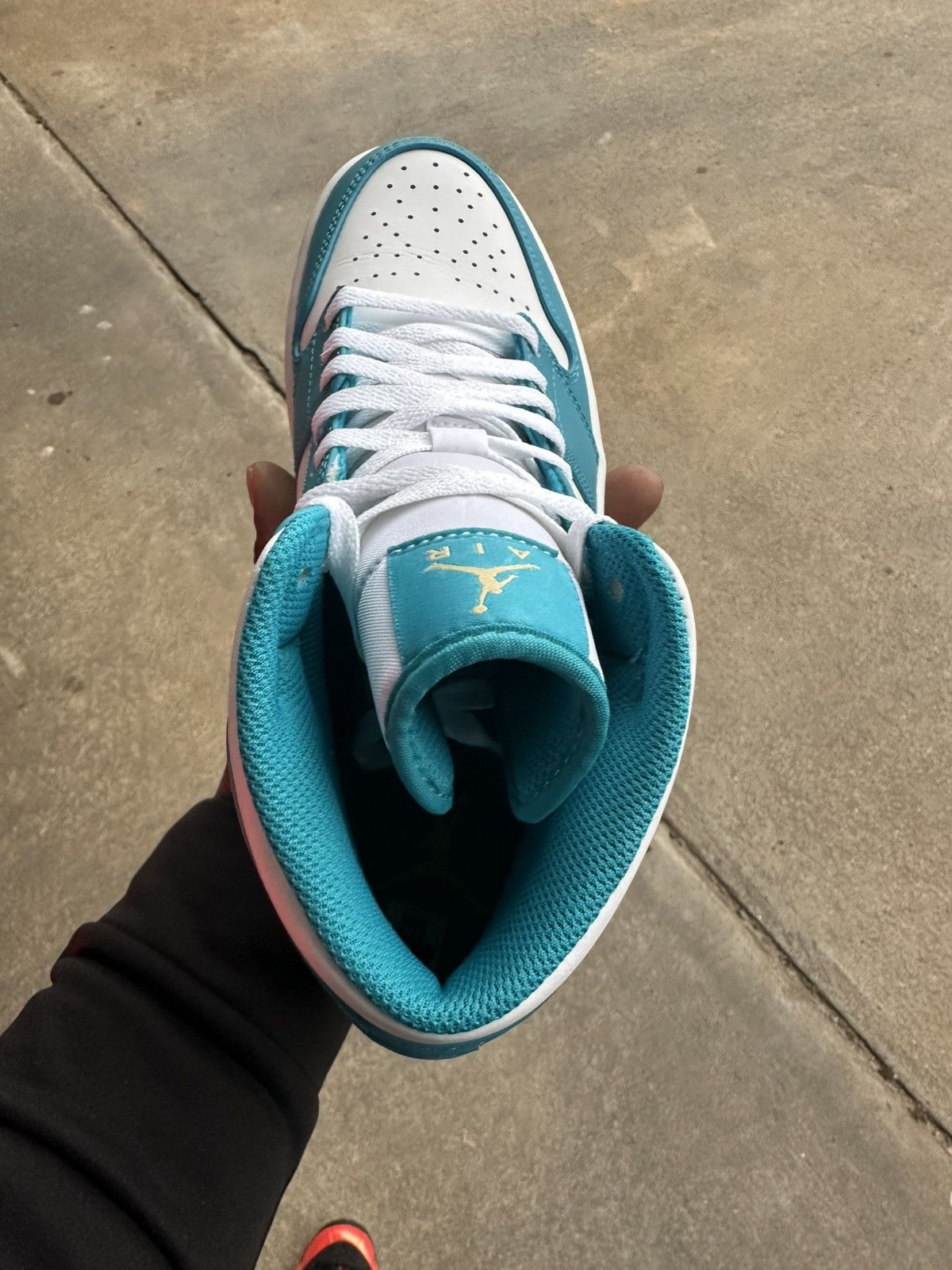 Nike Air Jordan 1 Mid Aquatone Size US 9 / EU 42 - 5 Thumbnail