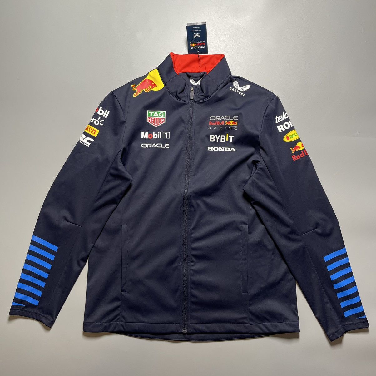 Castore × Red Bull NWT RED BULL RACING 2024 TEAM SOFT SHELL JACKET Size US M / EU 48-50 / 2 - 3 Thumbnail