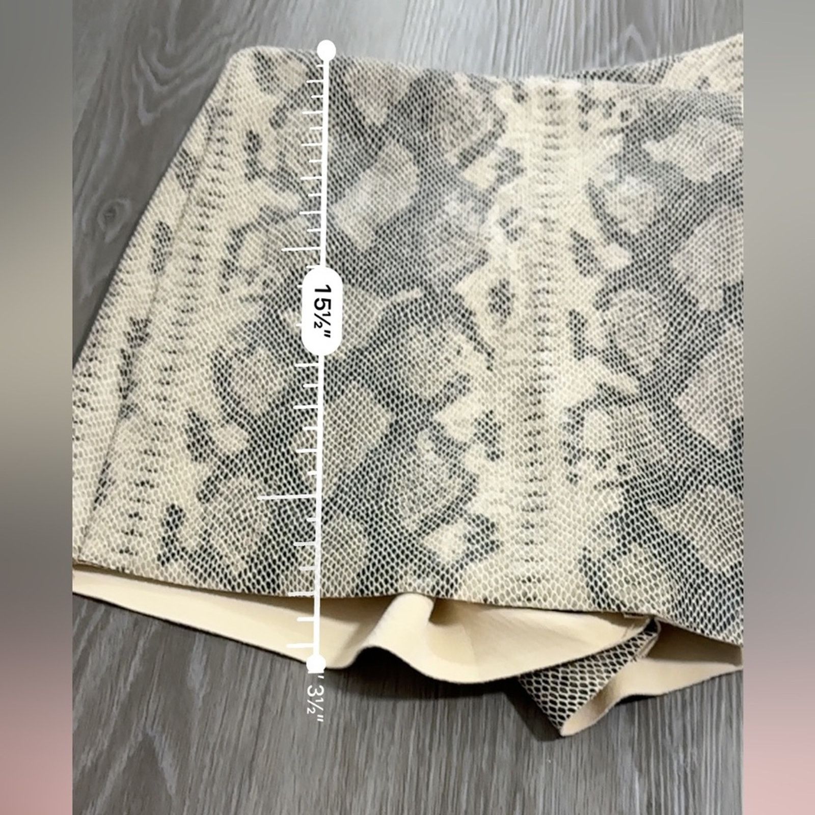 Zara Zara Cream & Gray Snakeskin Print Belted Faux Wrap Skort S Size 26" / US 2 / IT 38 - 11 Thumbnail
