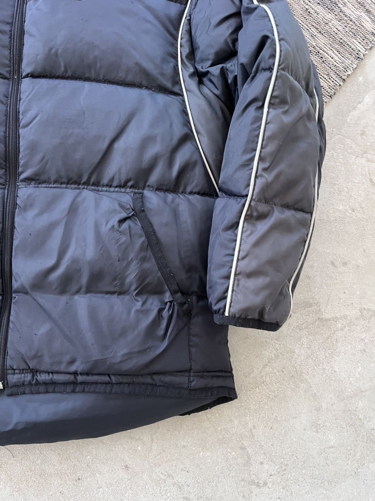 Nike Vintage Nike Puffer Down Jacket Black Small Logo Outdoor Y2K Size US L / EU 52-54 / 3 - 6 Thumbnail