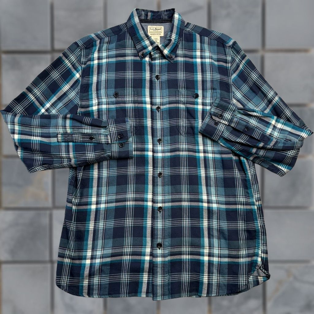 Vintage LL Bean Shirt Men Medium Blue Teal Plaid Flannel Button Down Stretch Lightweight Size US M / EU 48-50 / 2 - 1 Thumbnail
