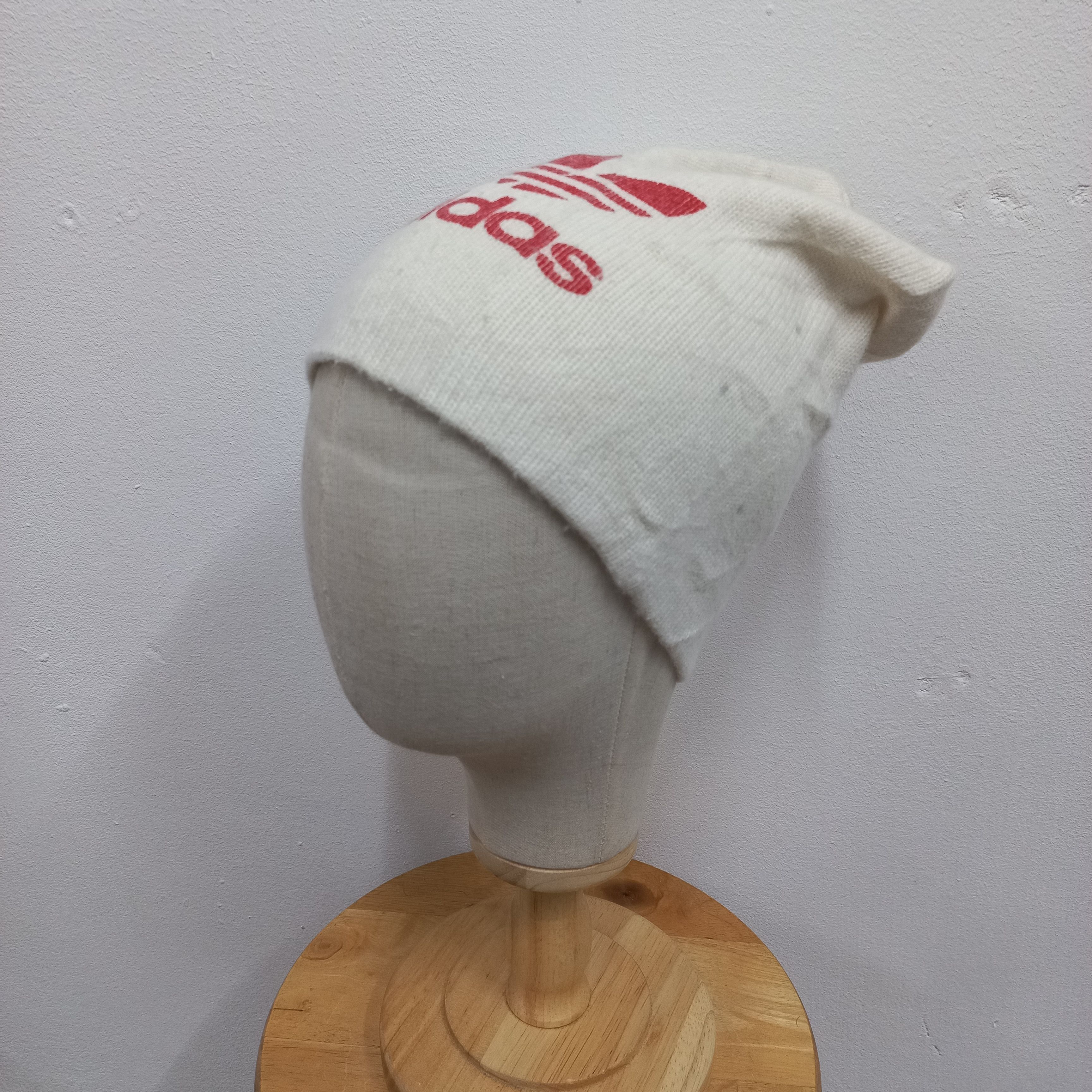 Adidas 💥 Vintage adidas iconic big logo trefoil pull on beanie hat Size ONE SIZE - 2 Thumbnail