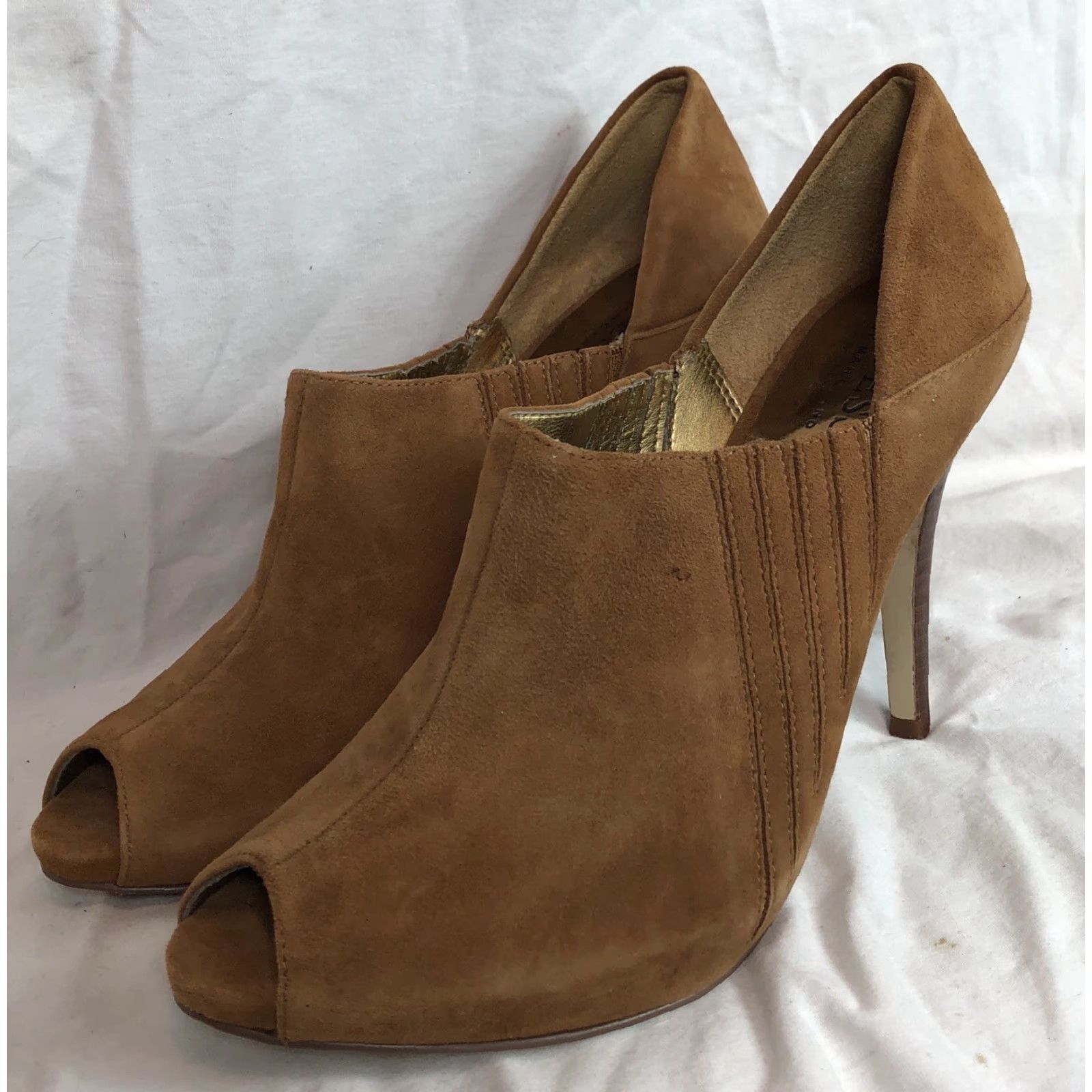 Guess GUESS Peep Toe Pump Womens 8 Camel Brown Suede 4 1/2” Heel Elastic Panels Pump Stiletto Shoes Size US 8 / IT 38 - 4 Thumbnail