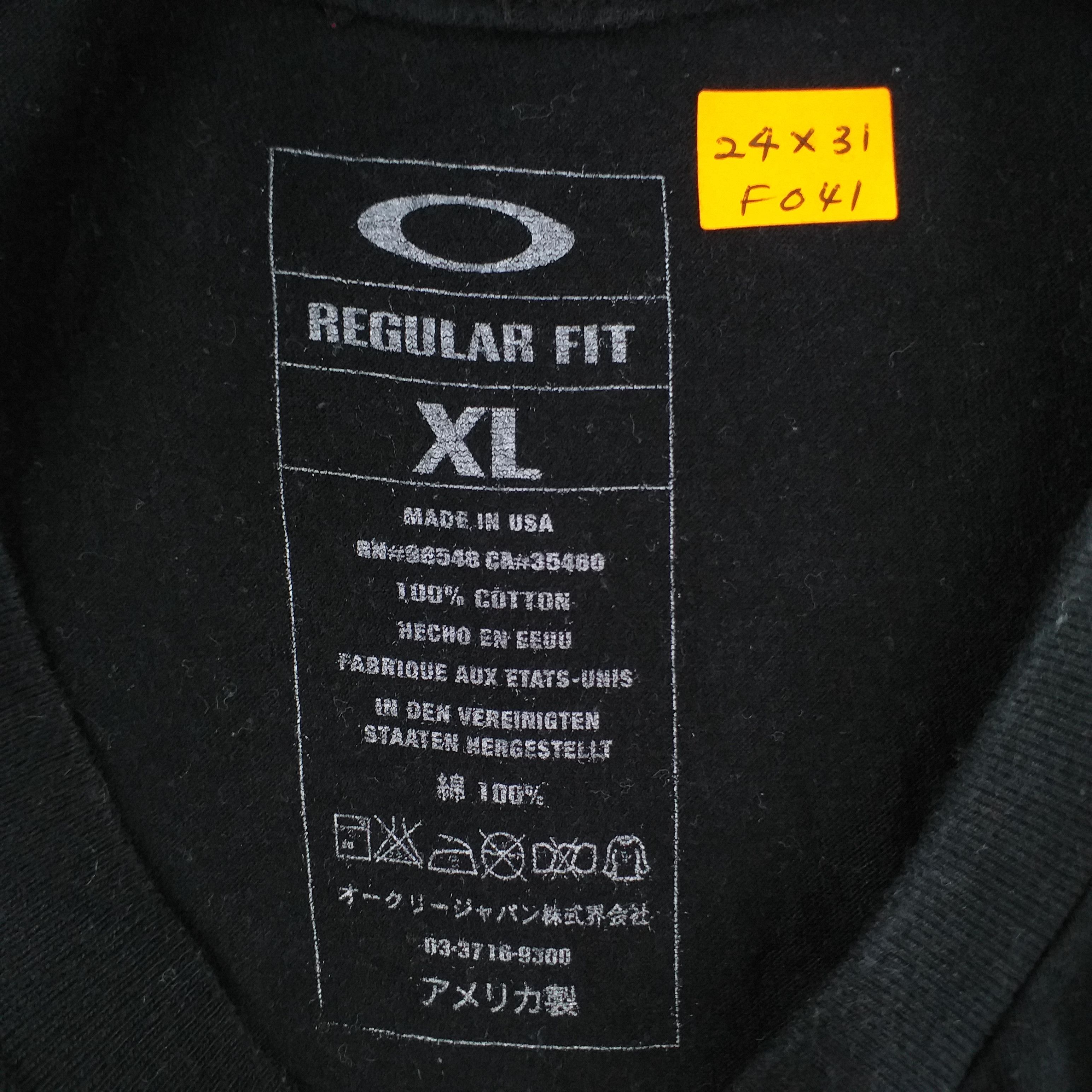 Japanese Brand Vintage Oakley Rare Design Xlarge Tshirt -F041 Size US XL / EU 56 / 4 - 5 Thumbnail