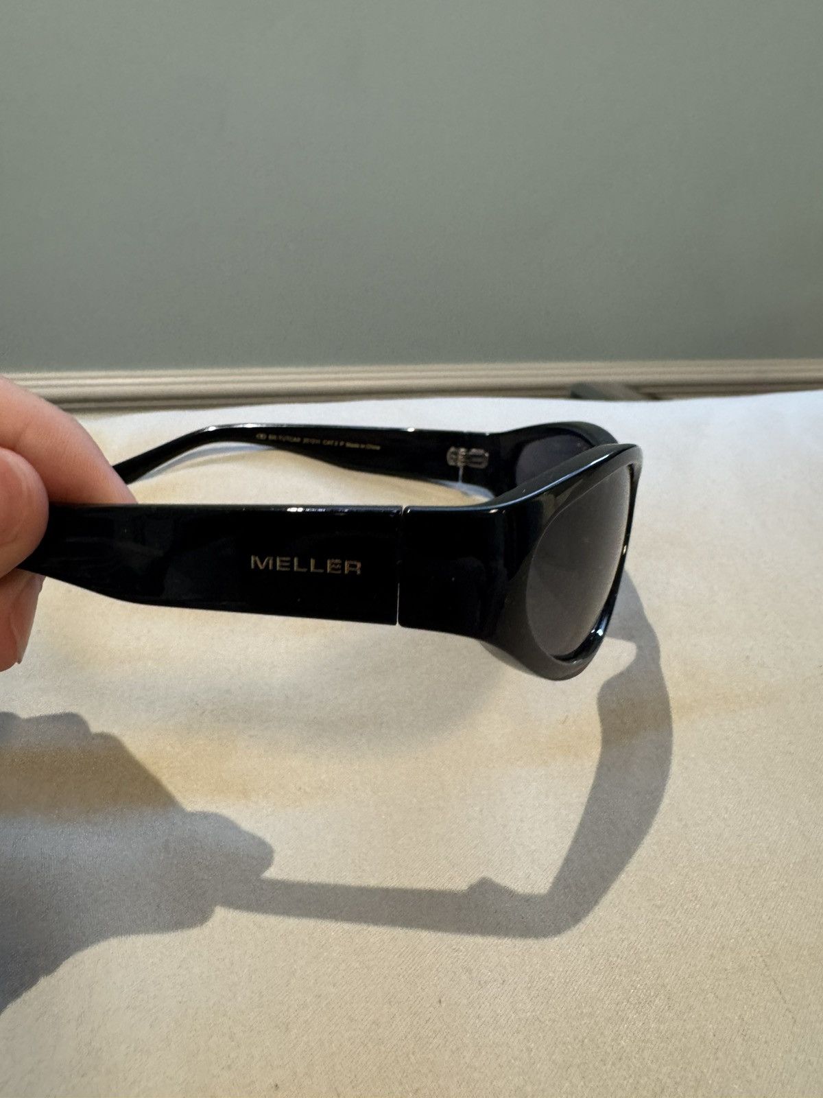 Other MELLER BLACK WRAP AROUND SUNGLASSES Size ONE SIZE - 4 Thumbnail