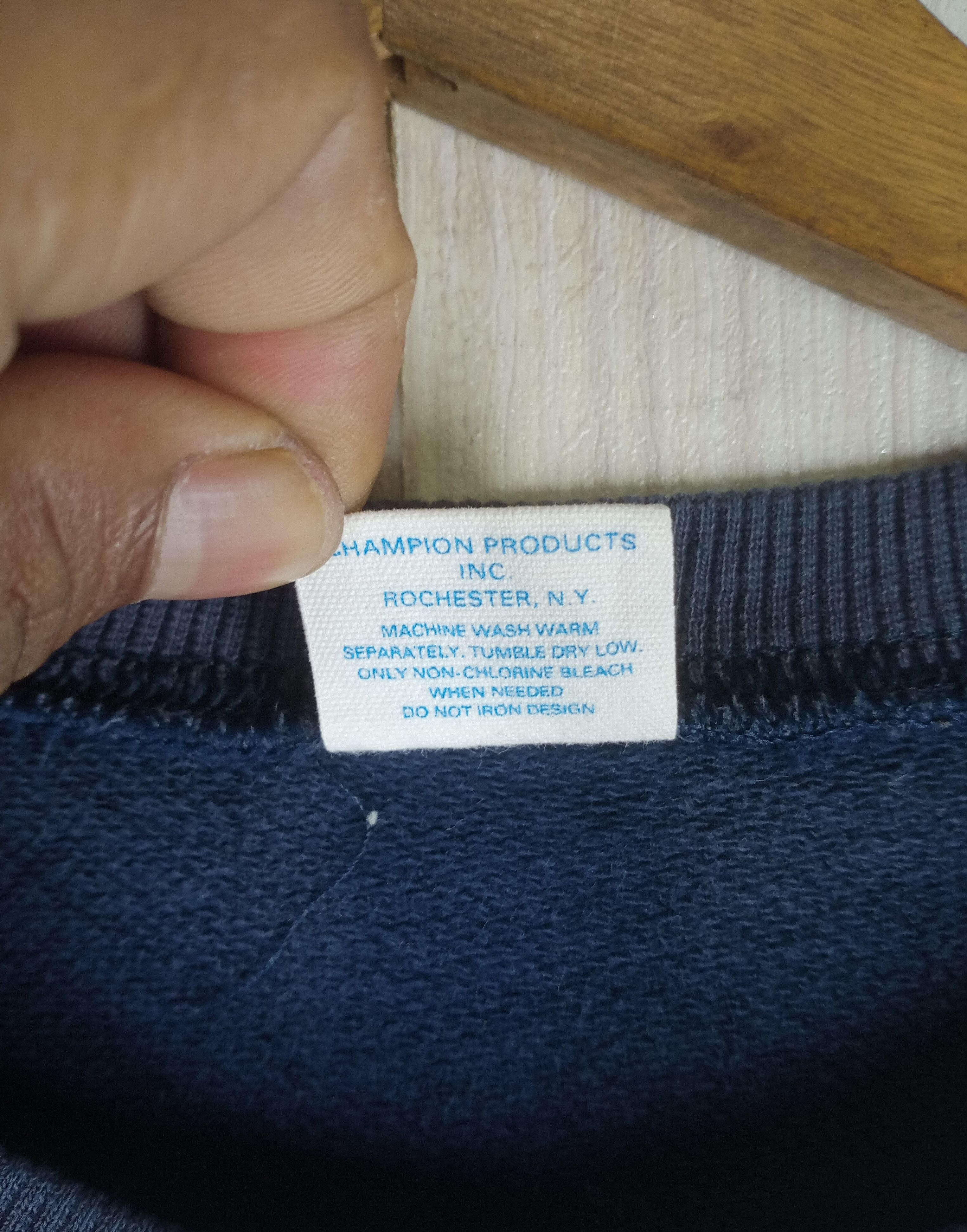 Champion Rare Vintage Syracuse Physical Education Sweatshirt Size US XL / EU 56 / 4 - 6 Thumbnail