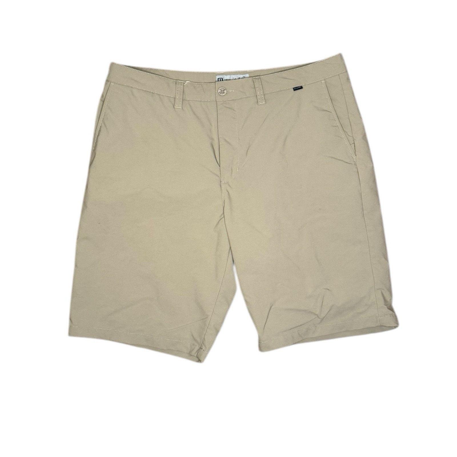 TravisMathew Travis Mathew Shorts Nylon Flat Front TINY FLAW Size US 38 / EU 54 - 1 Thumbnail