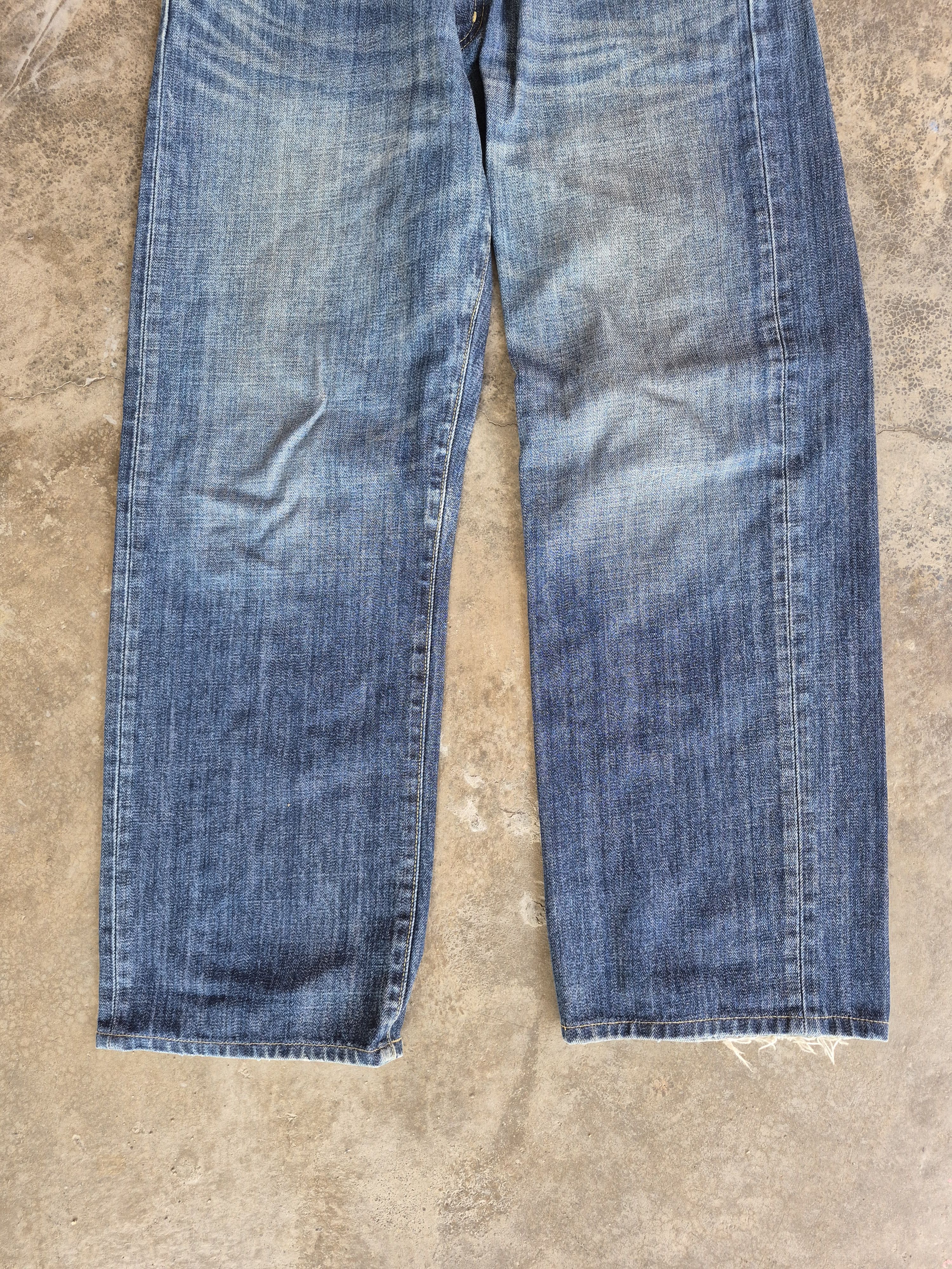Uniqlo 🔥 Uniqlo Easy Fit Straight Jeans Denim Size US 35 - 3 Thumbnail