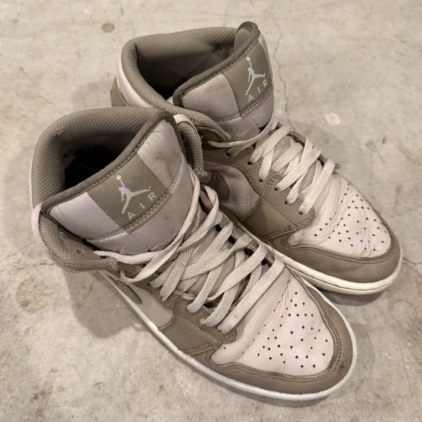 Jordan Brand Nike Air Jordan 1 Mid SE Legend Light Brown-Khaki-Phantom Size 9 Mens Sneaker 2024 Jordan HF4781-203 Size ONE SIZE - 2 Thumbnail