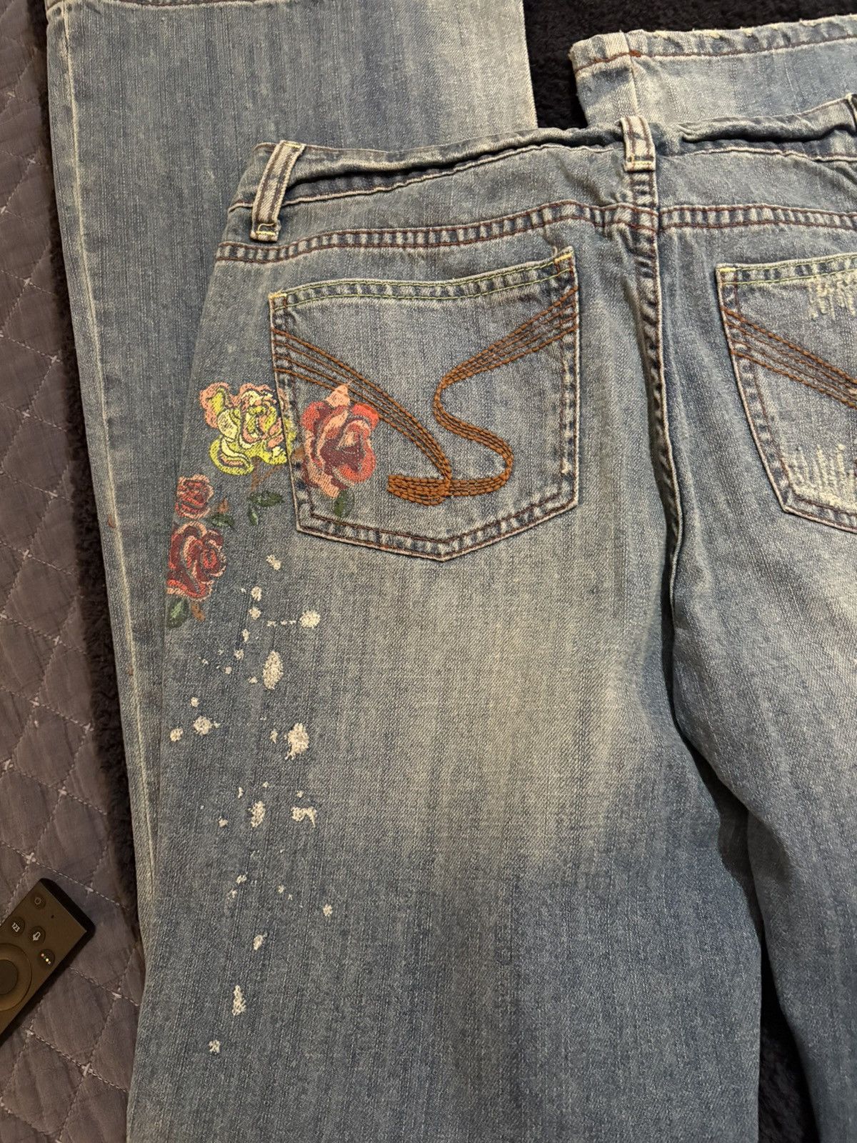 Jessica Simpson Jessica Simpson size 10 distressed denim jeans Size 32" / US 10 / IT 46 - 9 Thumbnail