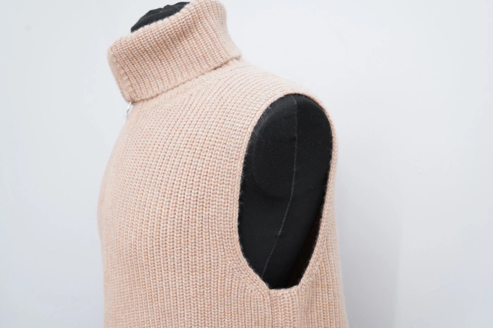 Loro Piana Loro Piana Davenport Cashmere Vest Funnel Neck Knit One Size Size ONE SIZE - 15 Thumbnail