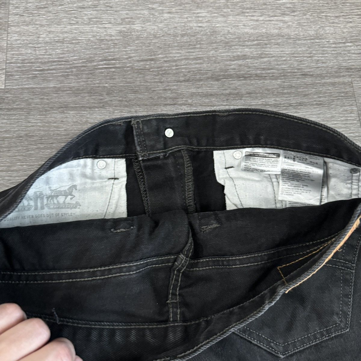 Levi's × Vintage Essential Vintage y2k Levi’s 505 black wide leg jeans Size US 33 - 4 Thumbnail