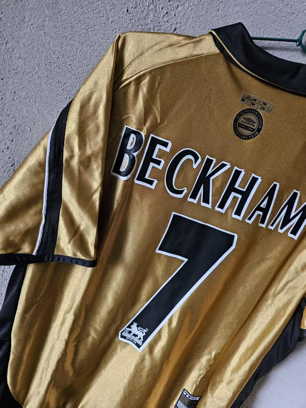 Other 2000 MUFC #7 David Beckham Jersey double-layer Size US L / EU 52-54 / 3 - 5 Thumbnail