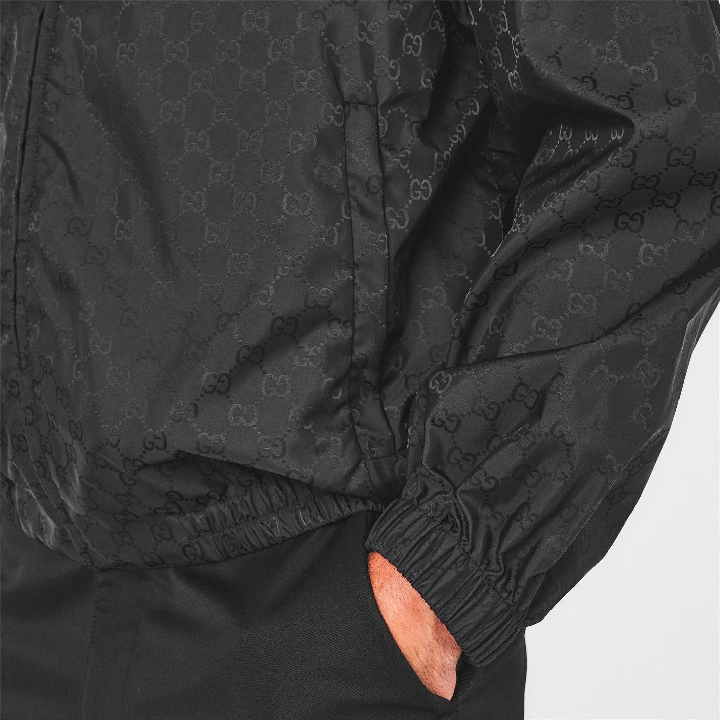 Gucci o1g2r1mq0426 Lightweight Fit Windbreaker Jacket in Black Size US L / EU 52-54 / 3 - 4 Thumbnail