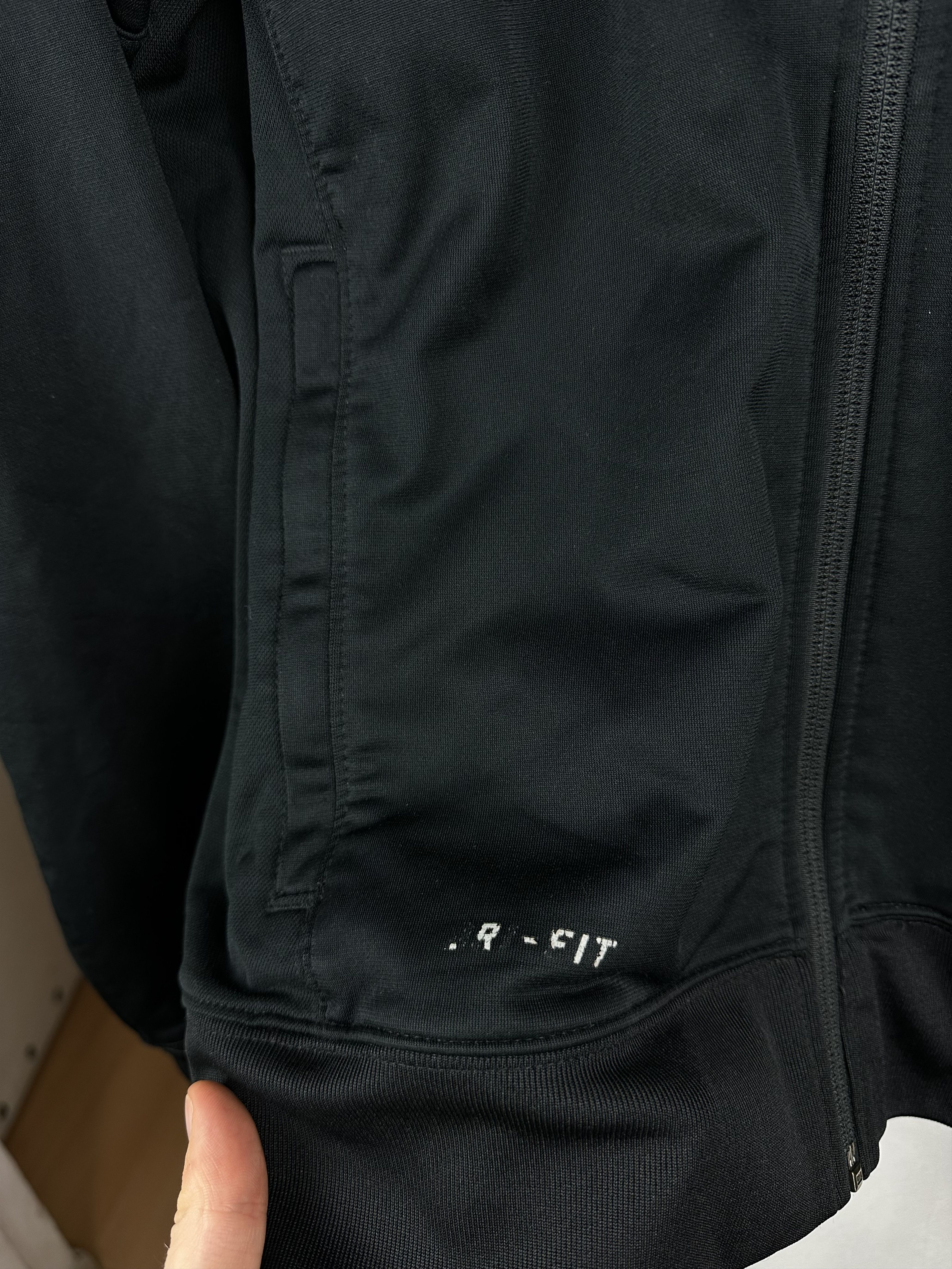 Nike Vintage Nike Juventus Football Jacket Soccer Track Top Size US S / EU 44-46 / 1 - 6 Thumbnail