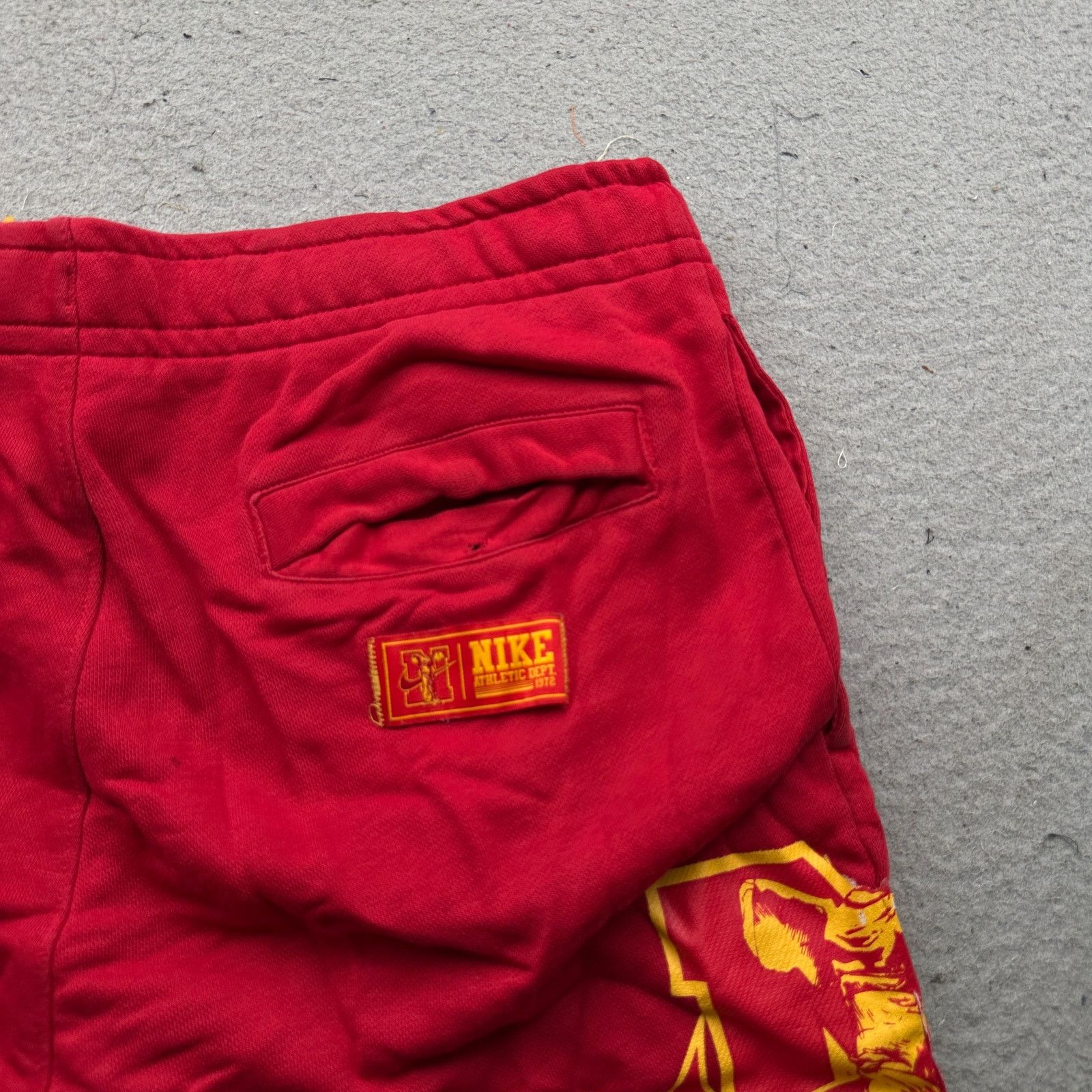 Nike Nike Sweatpants Jogger Club Fleece Logo Graphic Red Small Size US 32 / EU 48 - 16 Thumbnail