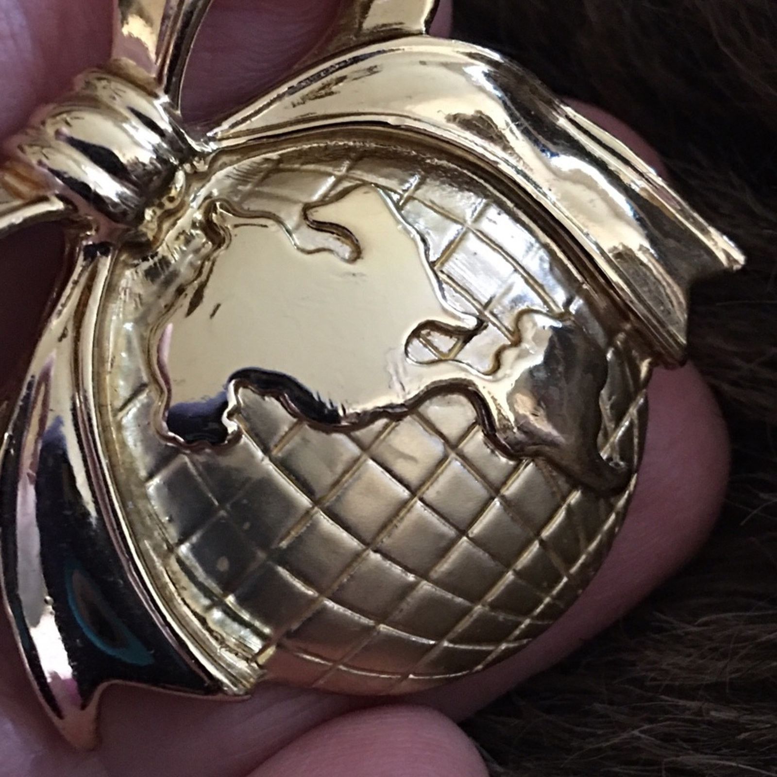Vintage Vintage 80s globe with a bow brooch pin Size ONE SIZE - 2 Thumbnail