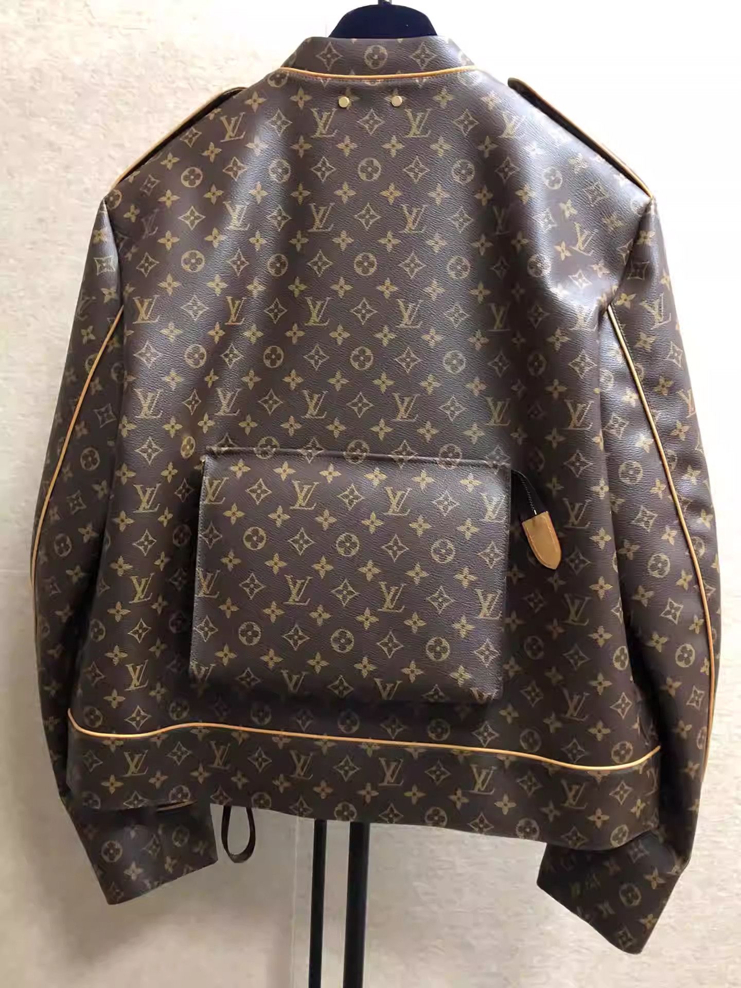 Louis Vuitton Louis Vuitton Monogram Air Force leather jacket Size US L / EU 52-54 / 3 - 2 Thumbnail