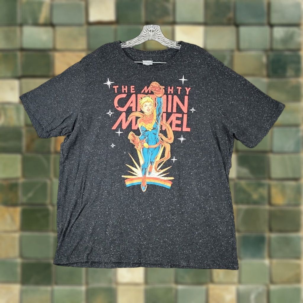 Vintage Marvel Captain Marvel Tee Shirt Womens 2X Black Short Sleeve Graphic Tee Women’s Plus Size 2X Size 40" / US 18 - 1 Thumbnail
