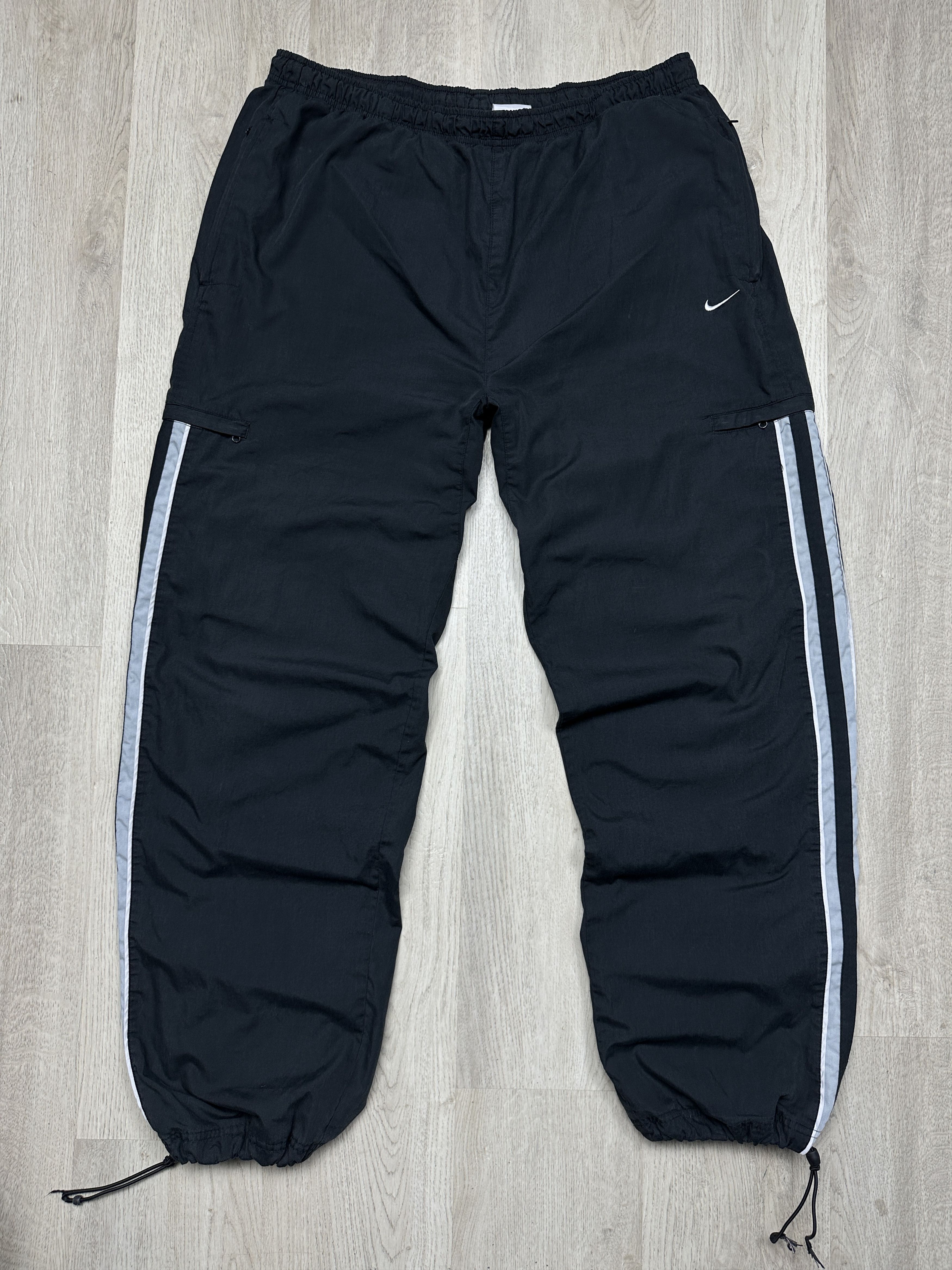 Nike Nike Vintage Nylon Baggy Track Pants Size US 38 / EU 54 - 1 Thumbnail