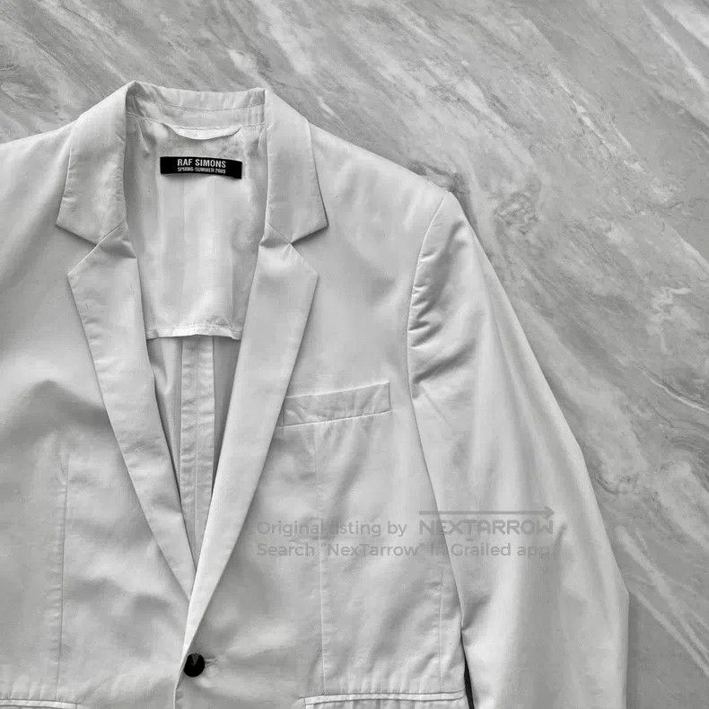 Raf Simons Raf Simons Mediaeval white flat collar crystal single-butt Size 48R - 3 Thumbnail