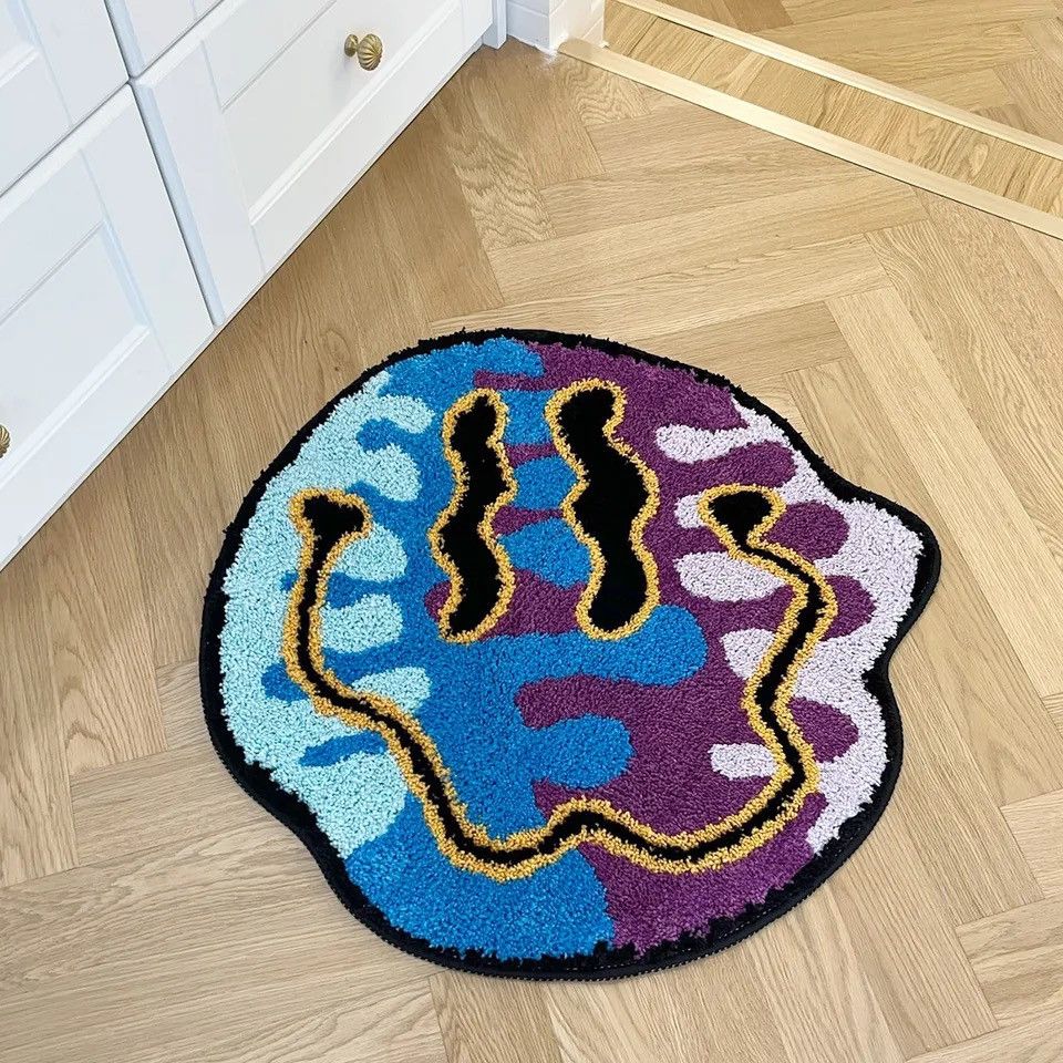 Designer × Japanese Brand Tufted Magic Trippy Smiling Face Rug 90x90cm Size ONE SIZE - 3 Thumbnail