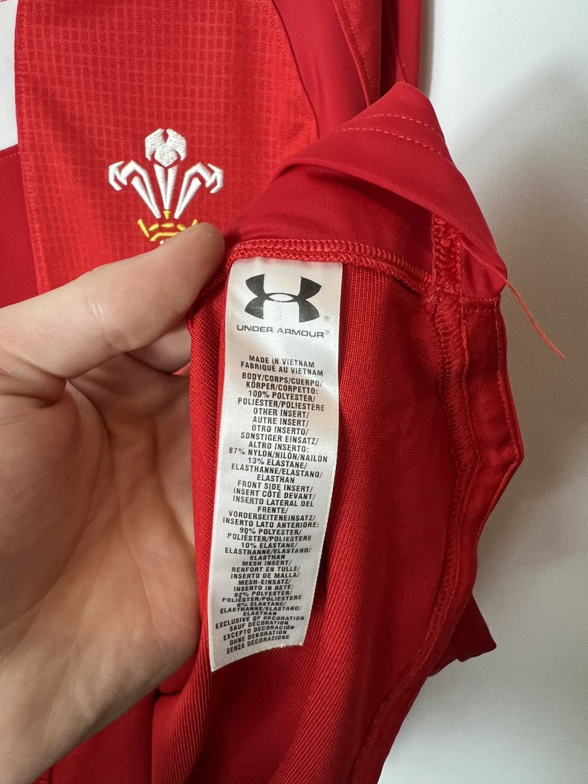 Under Armour VINTAGE RUGBY UNION WALES 2011/2013 UNDER ARMOUR LONG SLEEVE Size US M / EU 48-50 / 2 - 5 Thumbnail