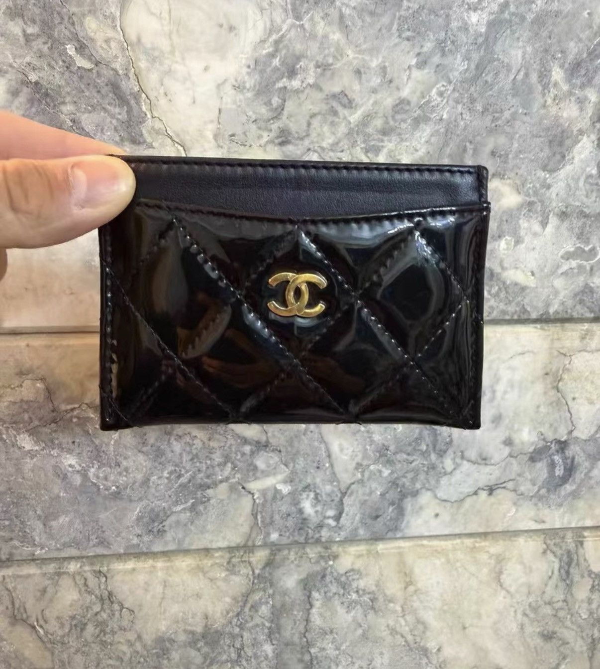 Chanel Chanel Black Card Holder, with slight signs of use. Size ONE SIZE - 1 Thumbnail