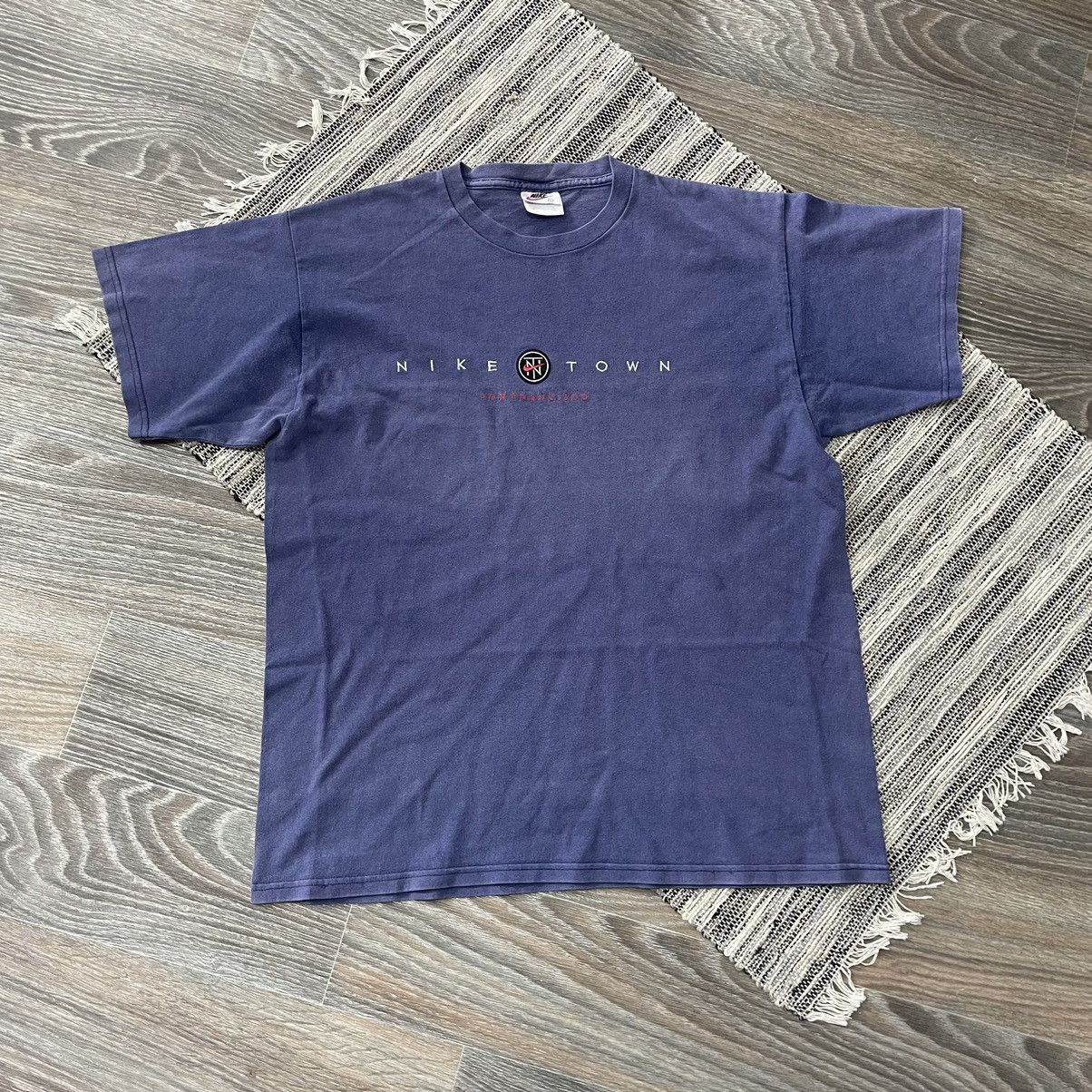image of Nike Town 90's San Francisco Tee Shirt Promo Acg Tn Shox Cour in Grey, Men's (Size Large)