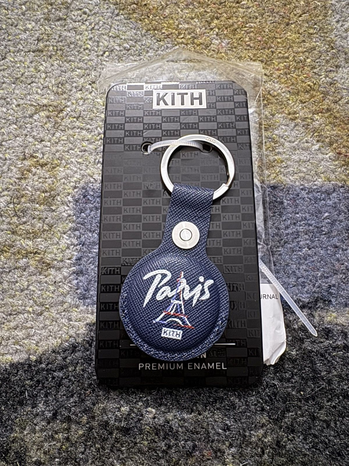Kith Kith Paris Instore Exclusive Airtag Keychain Size ONE SIZE - 1 Thumbnail