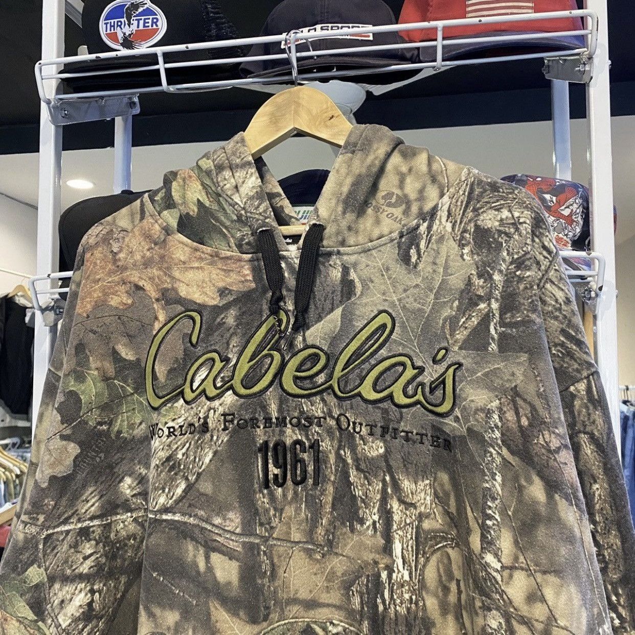 Cabelas CABELA'S Vintage RealTree Camo Spellout Pullover Hoodie Size US XXL / EU 58 / 5 - 3 Thumbnail