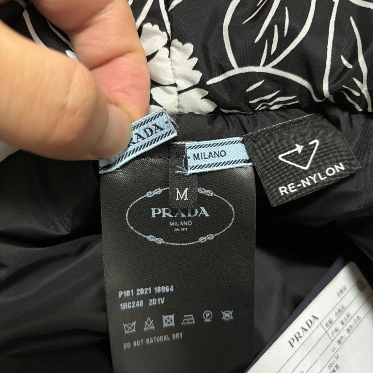 Prada Printed Nylon Bucket Hat Size ONE SIZE - 10 Thumbnail