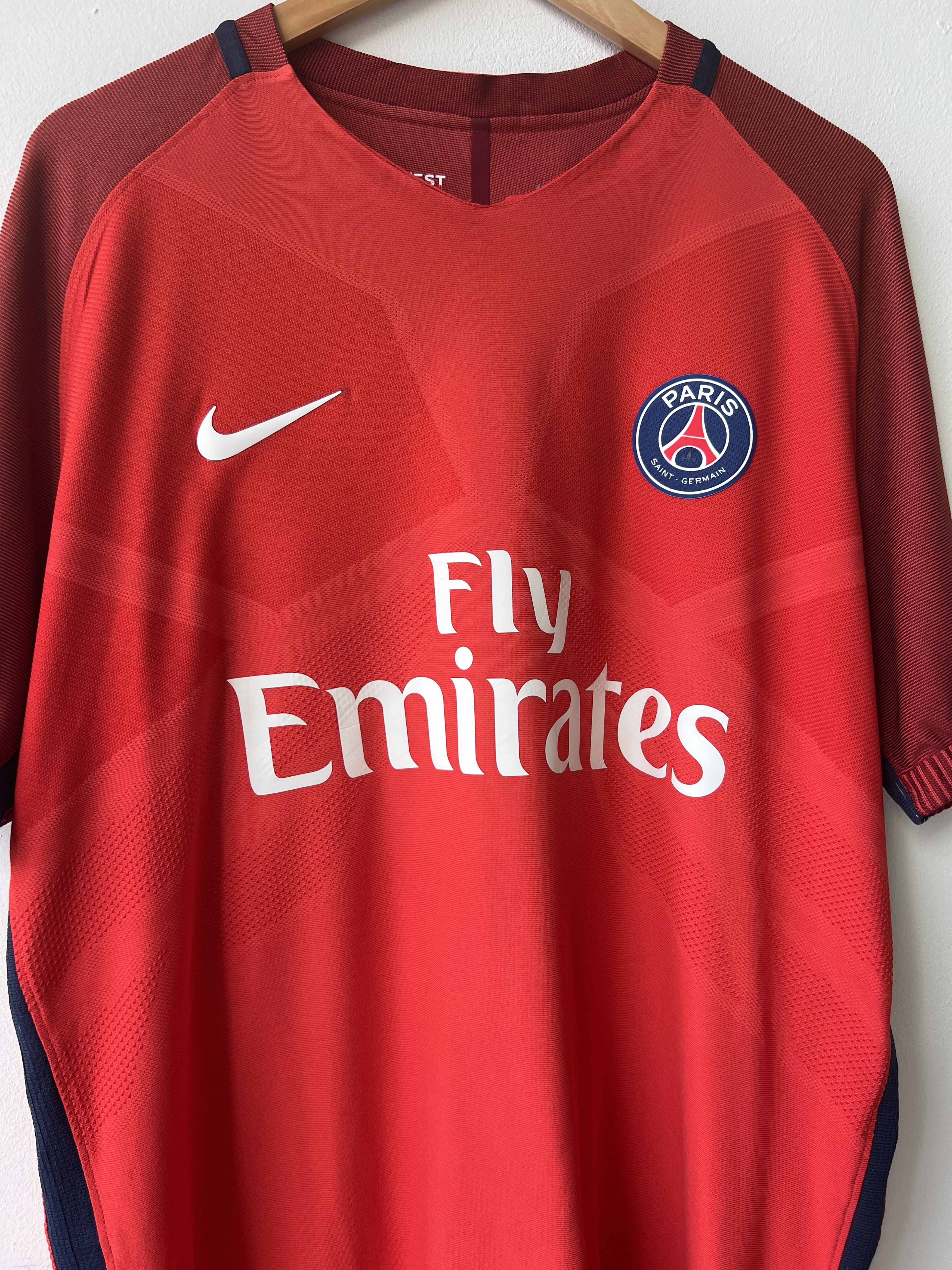 Nike (XL) PSG 2016-17 Away Player Version Kit Di Maria #11 Size US XL / EU 56 / 4 - 10 Thumbnail