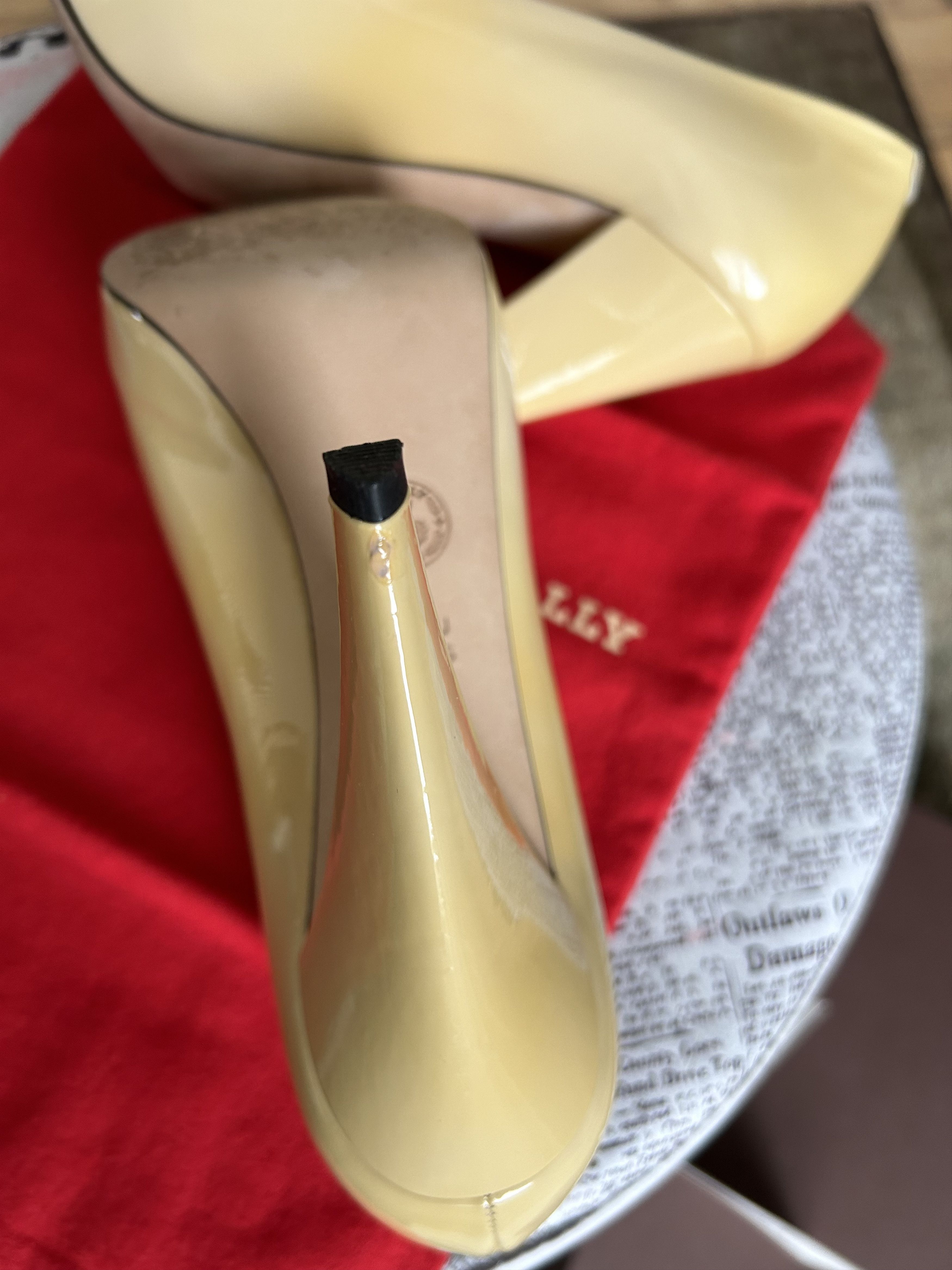 Bally Bally Beige Patent Leather Peep Toe Platform Heels 8.5 EU 39 Size US 9 / IT 39 - 9 Thumbnail