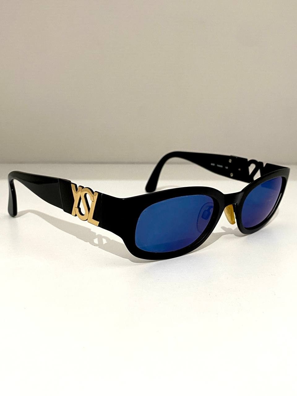 Yves Saint Laurent Yves Saint Laurent YSL Big Gold Logo Black Retro Sunglasses Size ONE SIZE - 3 Thumbnail