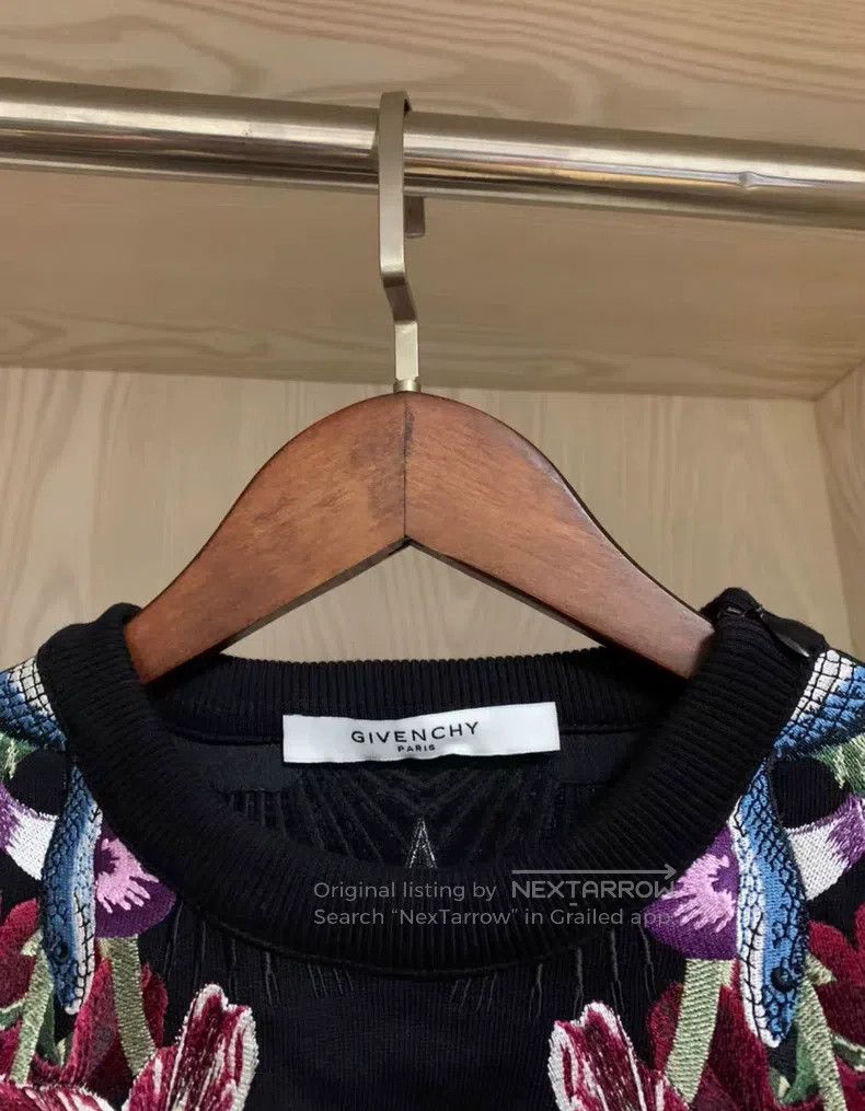 Givenchy Givenchy GVC Floral Embroidered Sweatshirt S Size Chest 1 Size US S / EU 44-46 / 1 - 3 Thumbnail