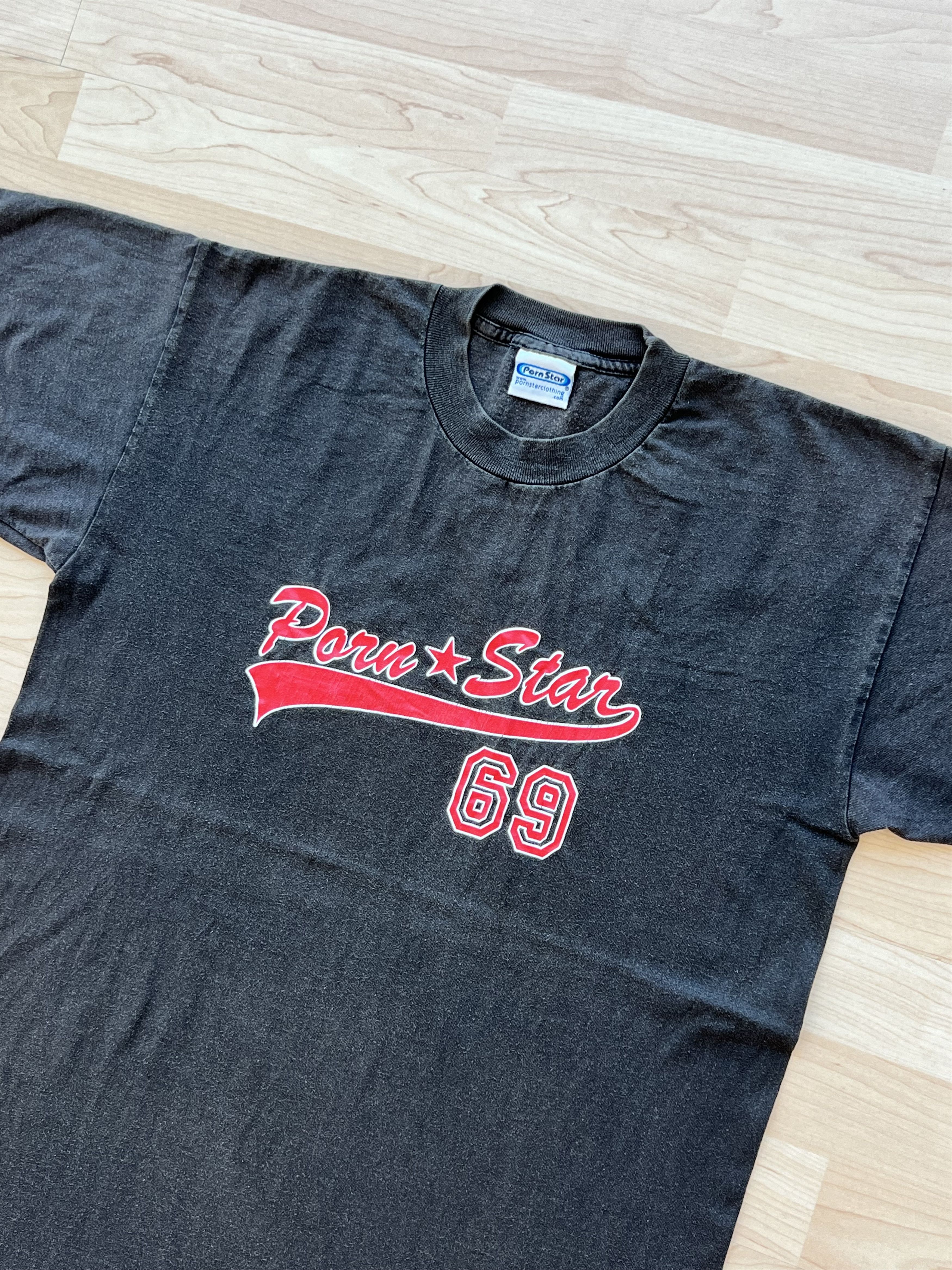 Vintage Vintage Pornstar 69 Navy Y2K T-Shirt Size US L / EU 52-54 / 3 - 3 Thumbnail