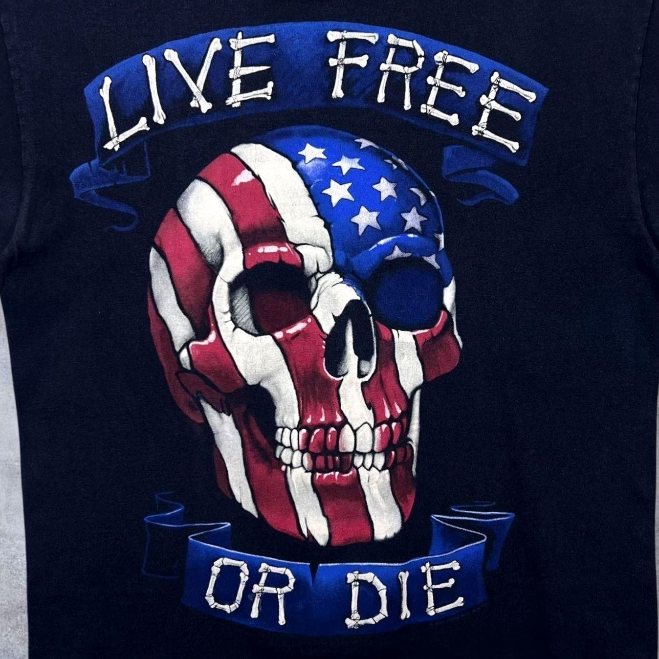Liquid Blue VINTAGE Liquid Blue Live Free Or Die Graphic Skull USA Black T-Shirt L Men Regular Blonde? Size US L / EU 52-54 / 3 - 5 Thumbnail