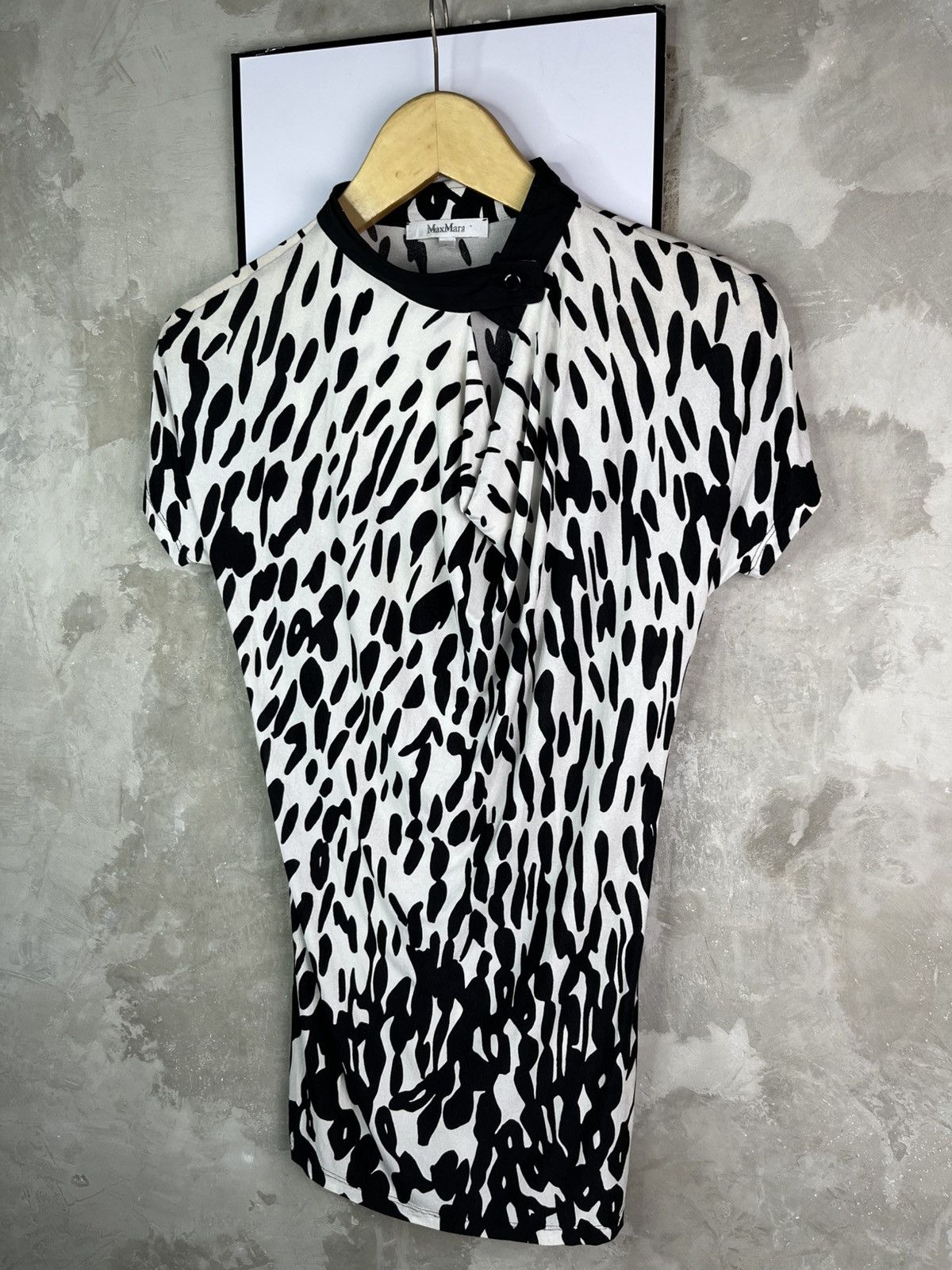 Max Mara Max Mara Wrap Silk Luxury Blouse Animal Pattern Size S / US 4 / IT 40 - 4 Thumbnail
