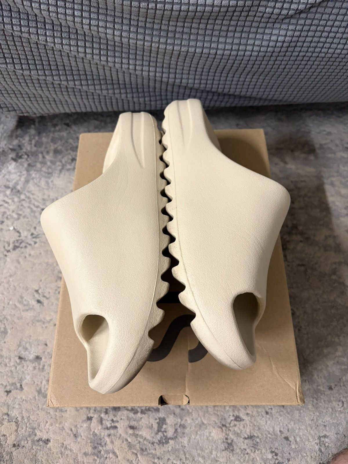 Yeezy Yeezy Slide - Bone FZ5897 Size US 11 / EU 44 - 3 Thumbnail