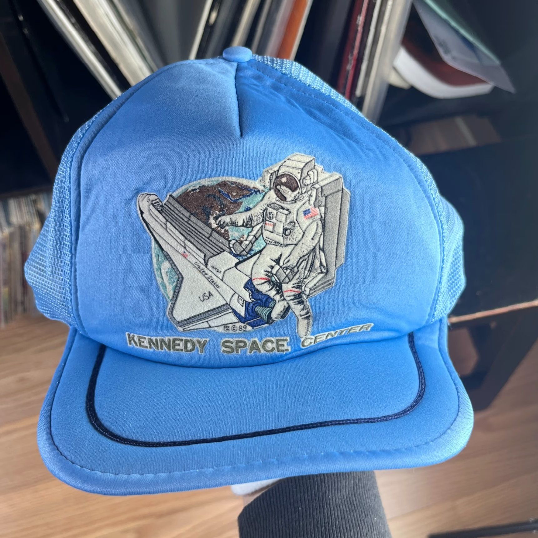 Vintage VINTAGE Kennedy Space Center USA Trucker Hat Blue OS Trucker Hat Mens Boys Womens 80s Snapback Size ONE SIZE - 2 Thumbnail