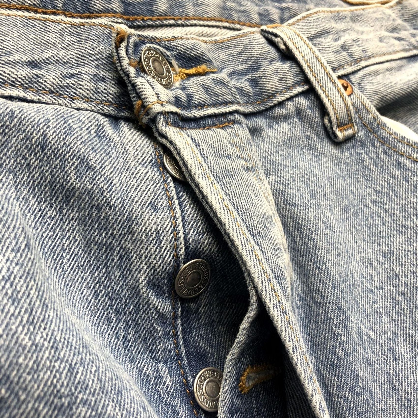 Levi's Levi's 501 Jeans Mens 38x30 Light Wash Blue Straight Denim Button Fly Pants Size US 38 / EU 54 - 5 Thumbnail