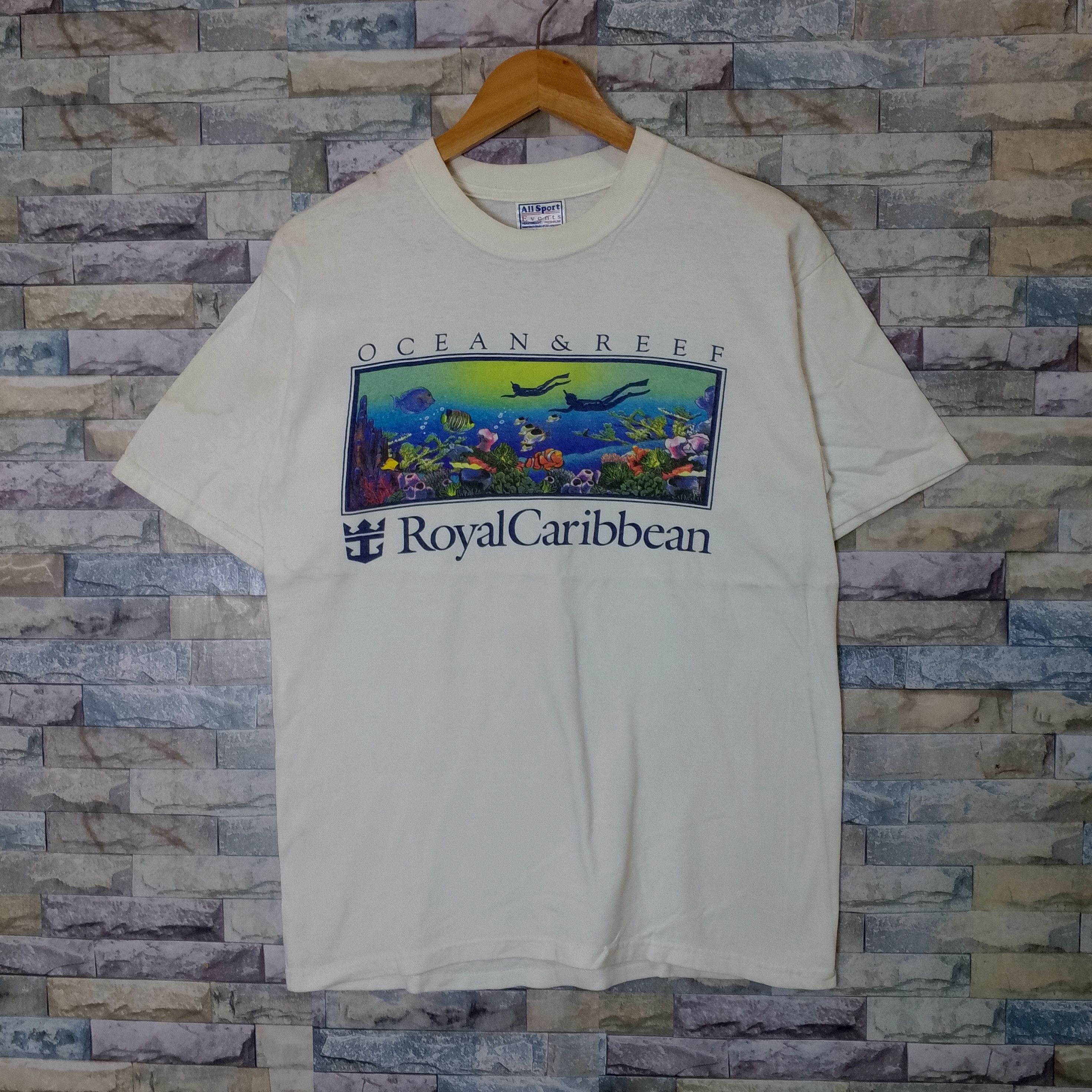 Vintage Vintage 90s Ocean & Reef Royal Caribbean Size US M / EU 48-50 / 2 - 1 Thumbnail