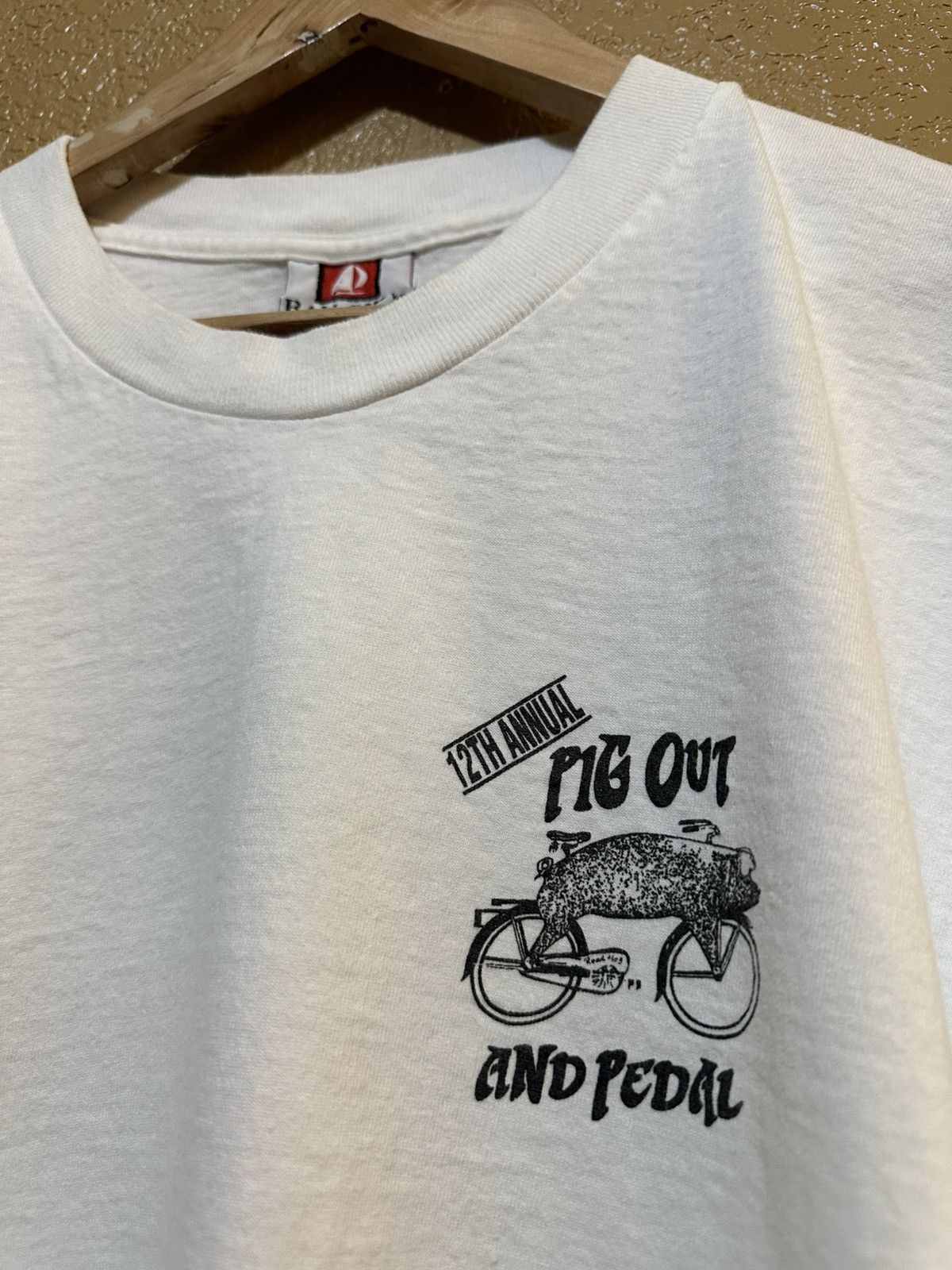 4GSELLER × Vintage Vintage 90s Pig Out And Pedal Bike Tee Art Size US L / EU 52-54 / 3 - 3 Thumbnail