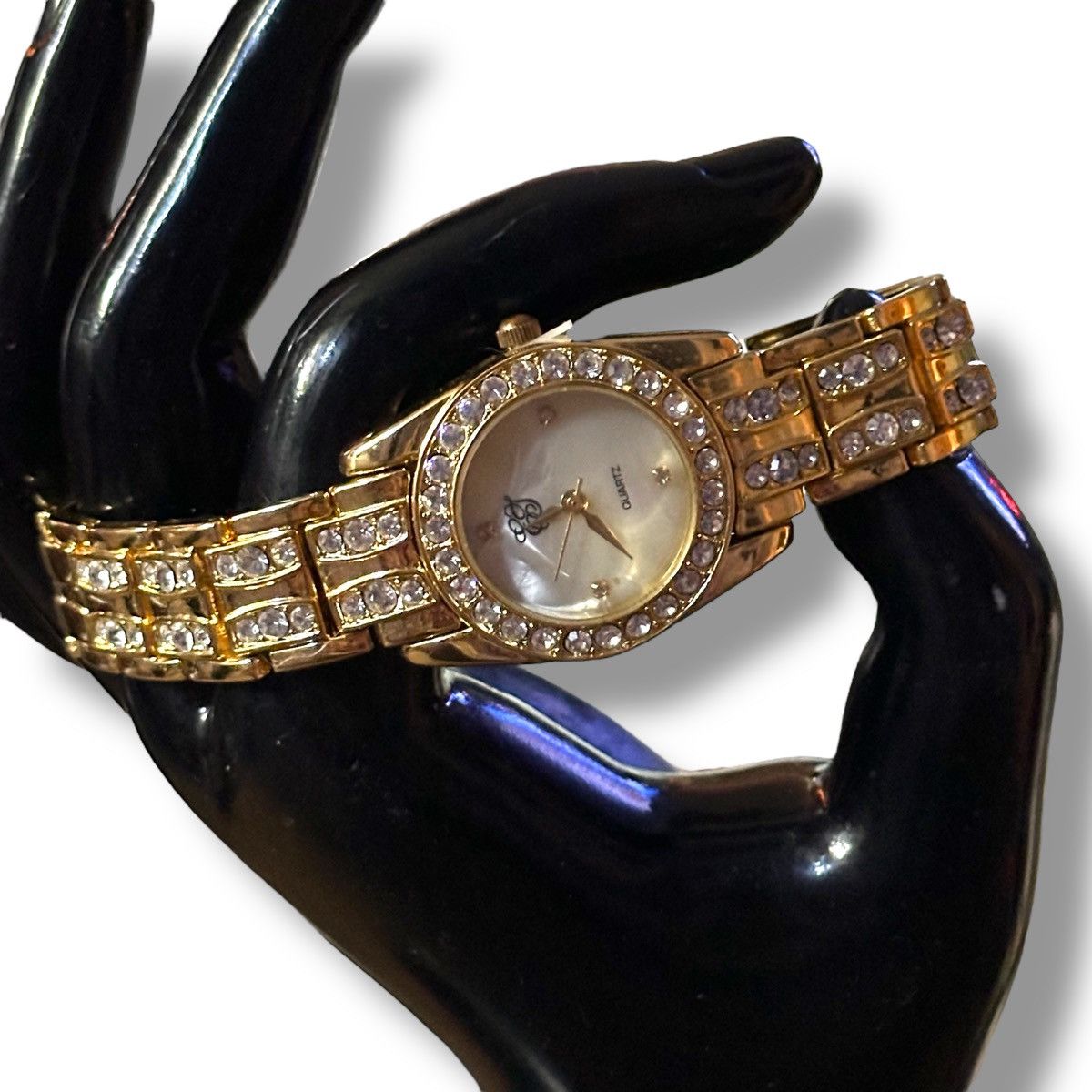 Vintage Vintage Elizabeth Taylor gold tone pave bezel watch Size ONE SIZE - 5 Thumbnail