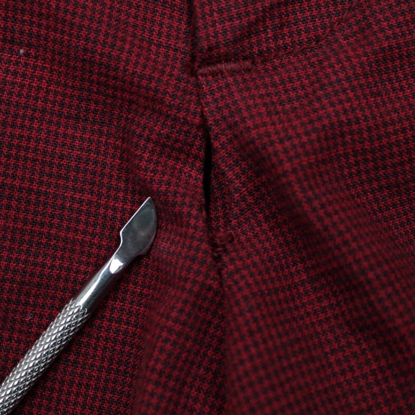 Banana Republic Banana Republic Aiden Short Shorts Mens 35 Red/Black Cotton Chino w/ 9" inseam Shirt Mens 35 Red/Black Cotton Chino w/ 9" inseam Size US 35 - 4 Thumbnail
