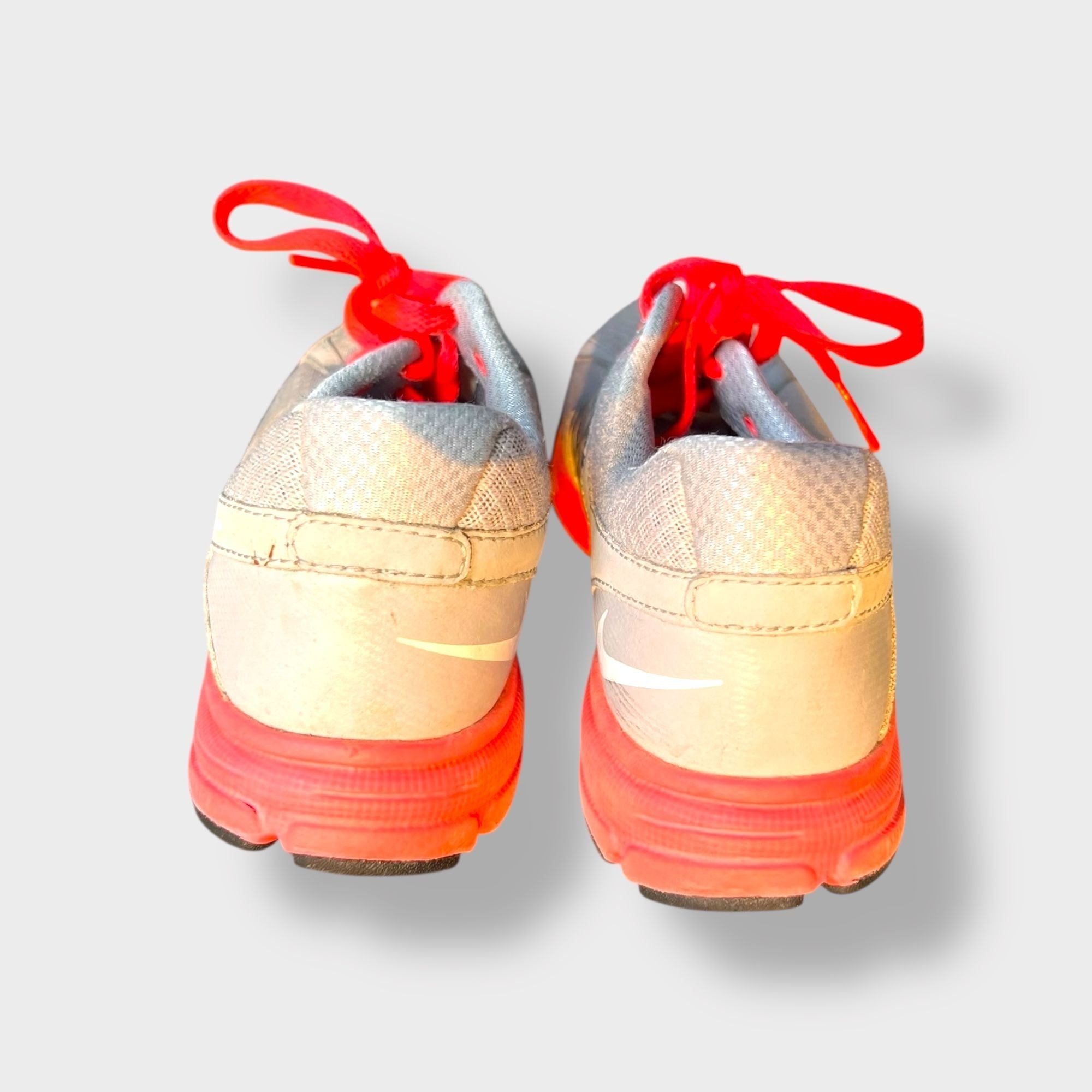 Nike Nike Womens Running Shoes Size 7 White & Red Lightweight Bre Size US 7 / IT 37 - 6 Thumbnail