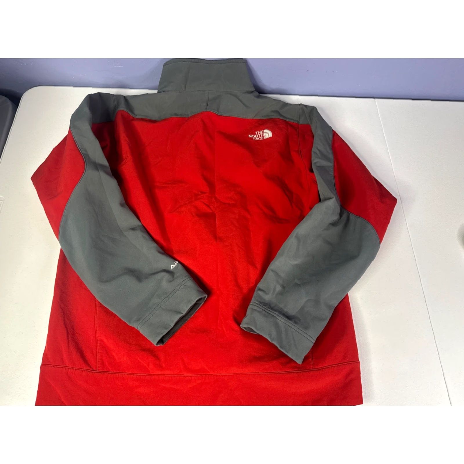 The North Face VINTAGE? The North Face Apex Softshell Jacket Windbreaker L Mens Red & Gray The North Face Apex Jacket Windbreaker Mens L Red Gray Size US L / EU 52-54 / 3 - 2 Thumbnail